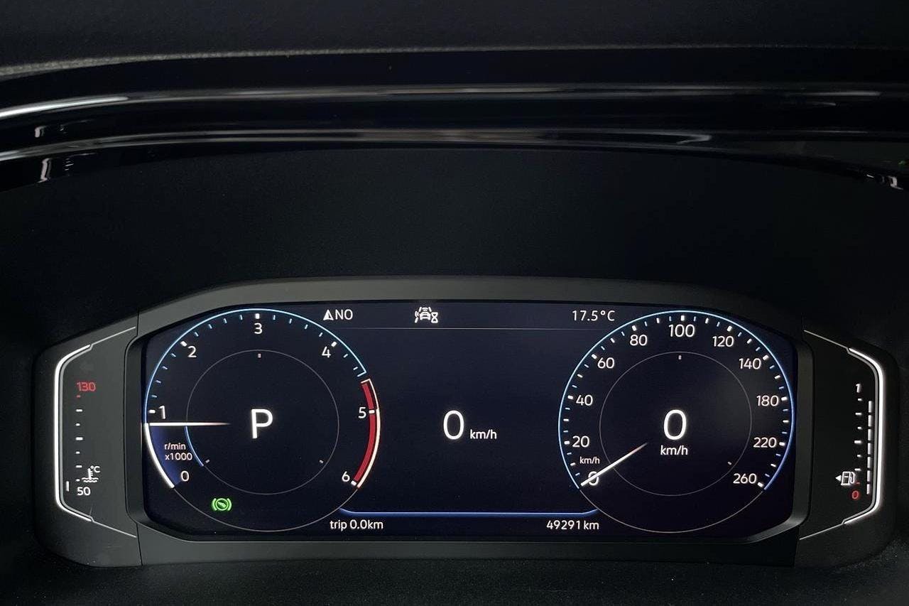VW Transporter T6 2.0 TDI BMT Skåp (150hk) - 49 300 km - Automatyczna - czarny - 2020