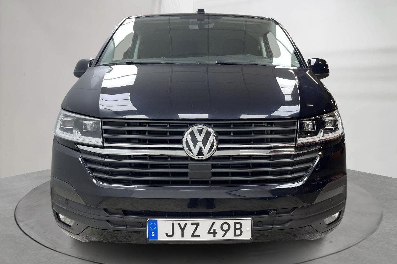 VW Transporter T6 2.0 TDI BMT Skåp (150hk) - 49 300 km - Automatyczna - czarny - 2020
