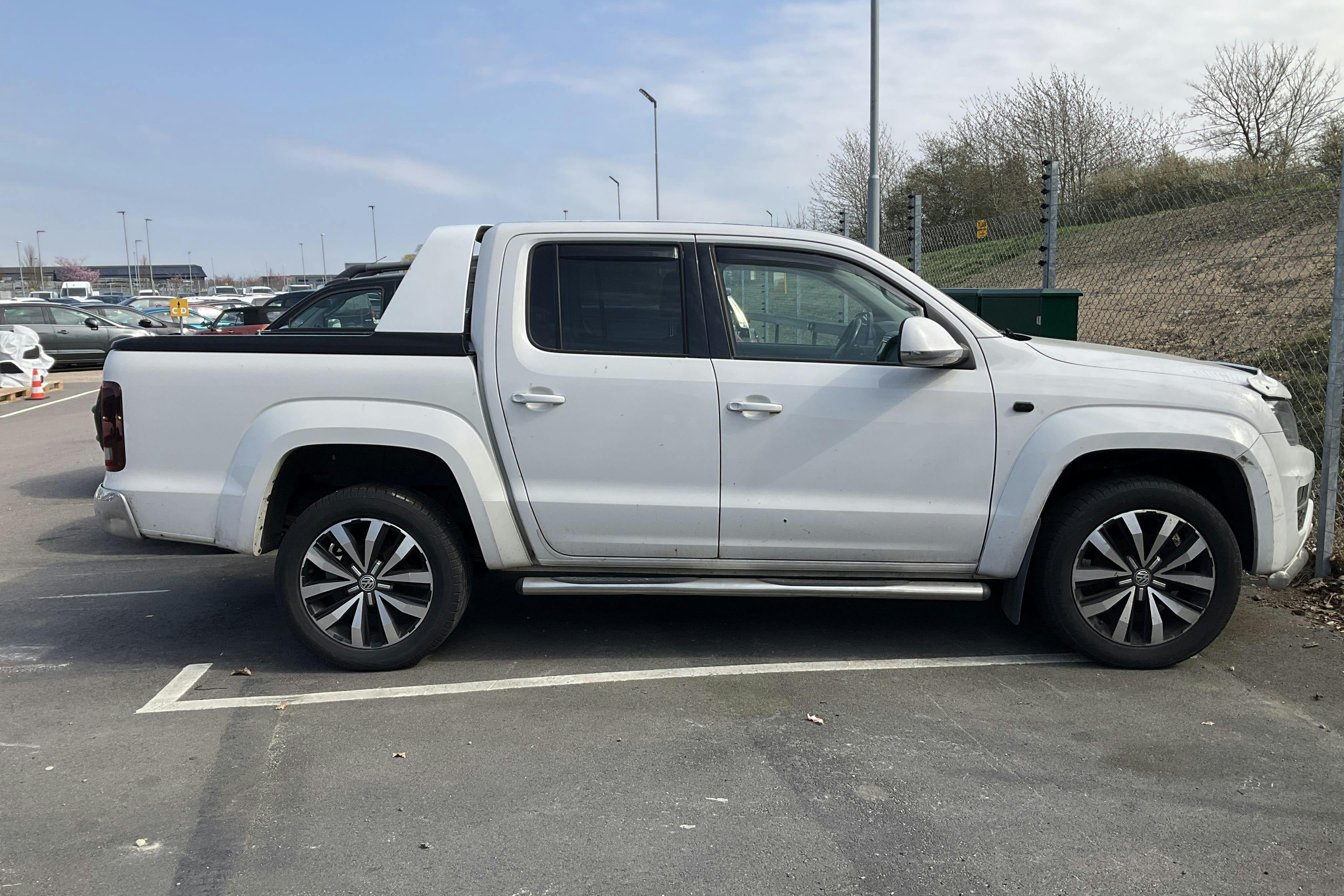 VW Amarok 3.0 TDI 4motion (224hk) - 28 957 mil - Automat - vit - 2018