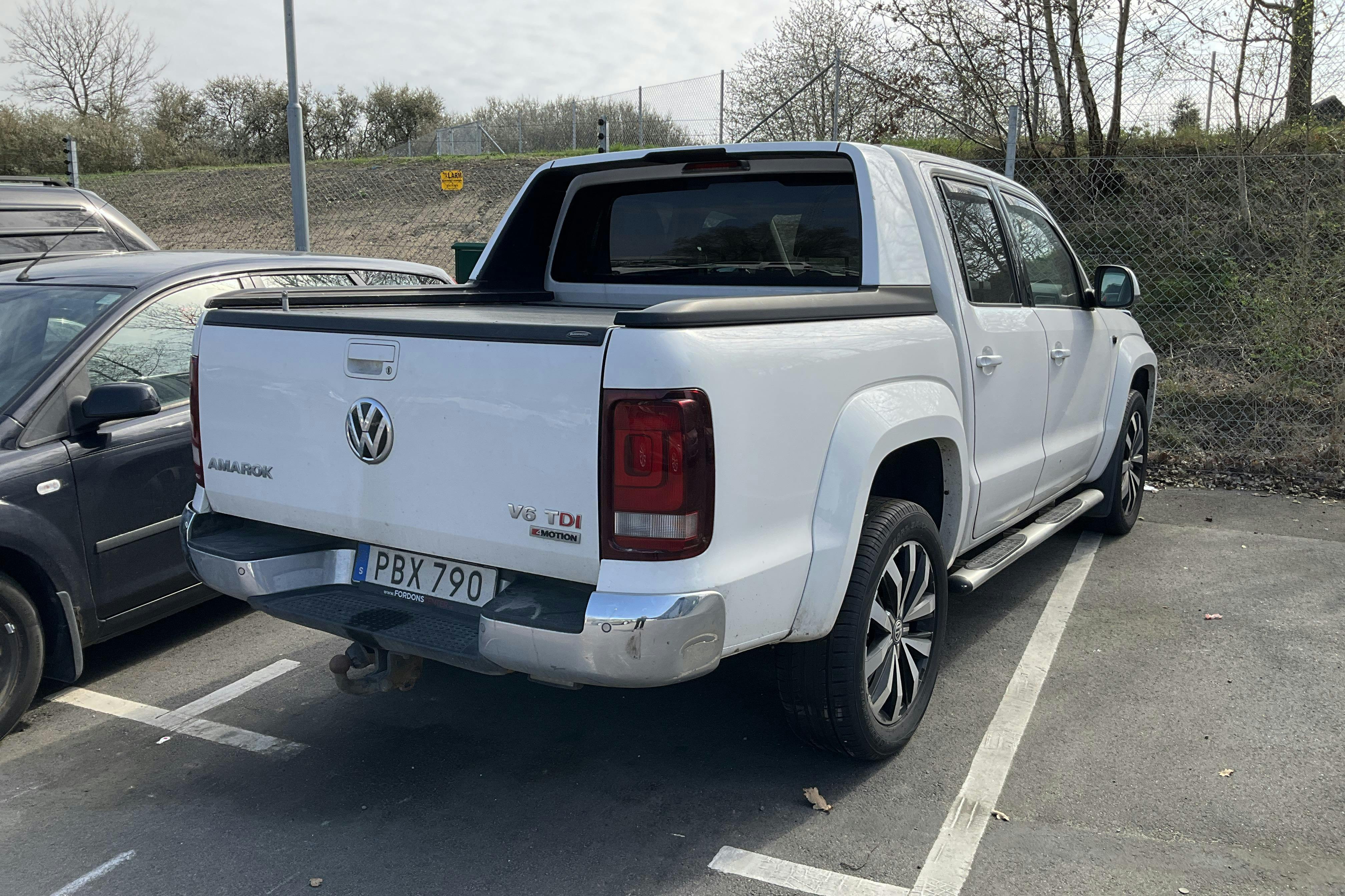 VW Amarok 3.0 TDI 4motion (224hk) - 28 957 mil - Automat - vit - 2018