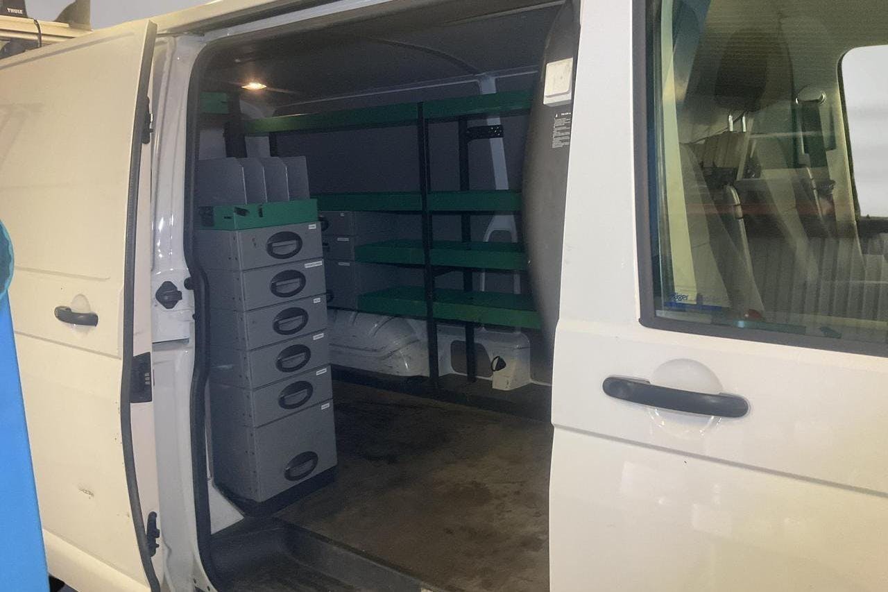 VW Transporter T6 2.0 TDI BMT Skåp 4MOTION (150hk) - 130 610 km - Manualna - biały - 2018