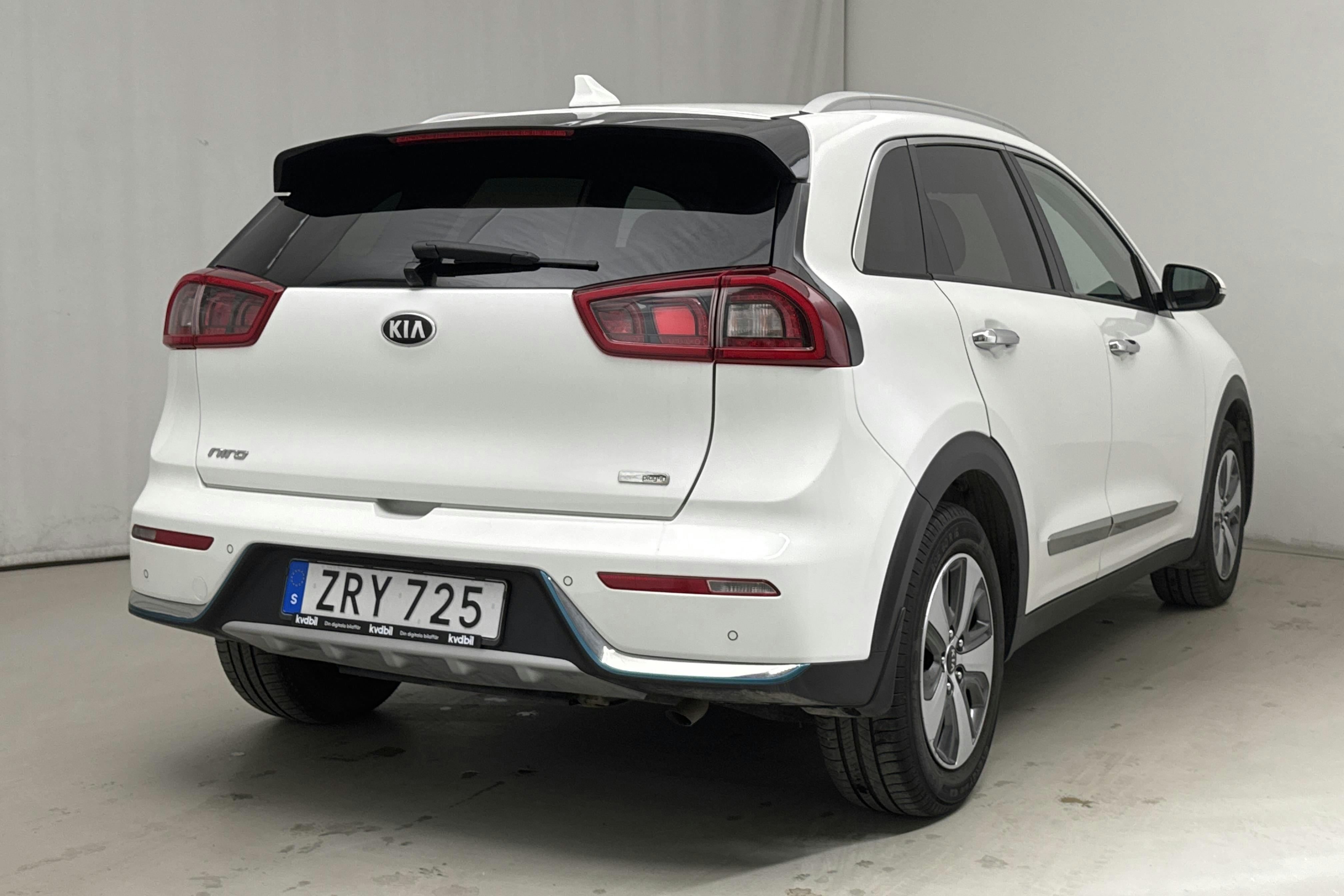 KIA Niro Plug-in Hybrid 1.6 (141hk) - 4 612 mil - Automat - vit - 2019
