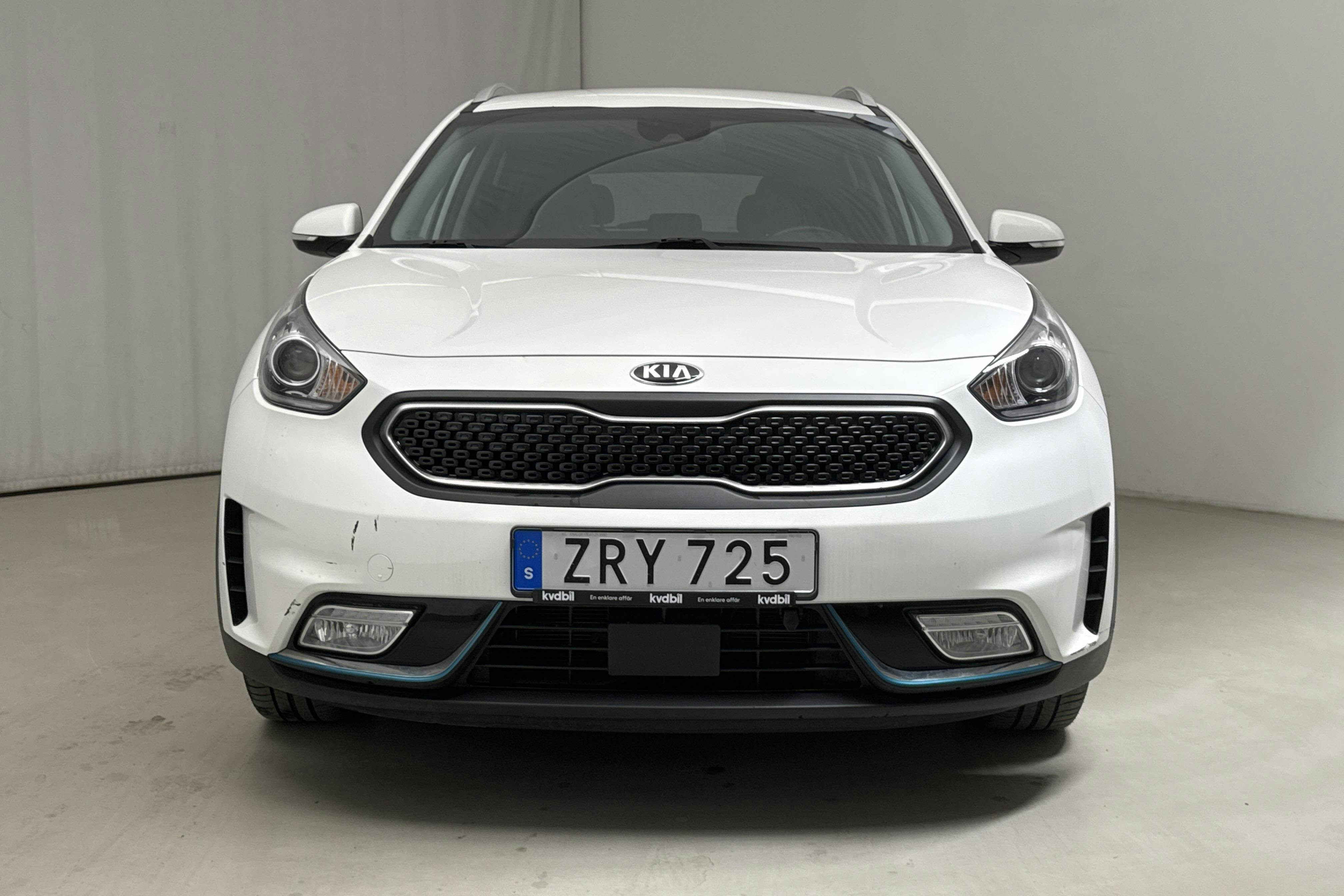 KIA Niro Plug-in Hybrid 1.6 (141hk) - 4 612 mil - Automat - vit - 2019