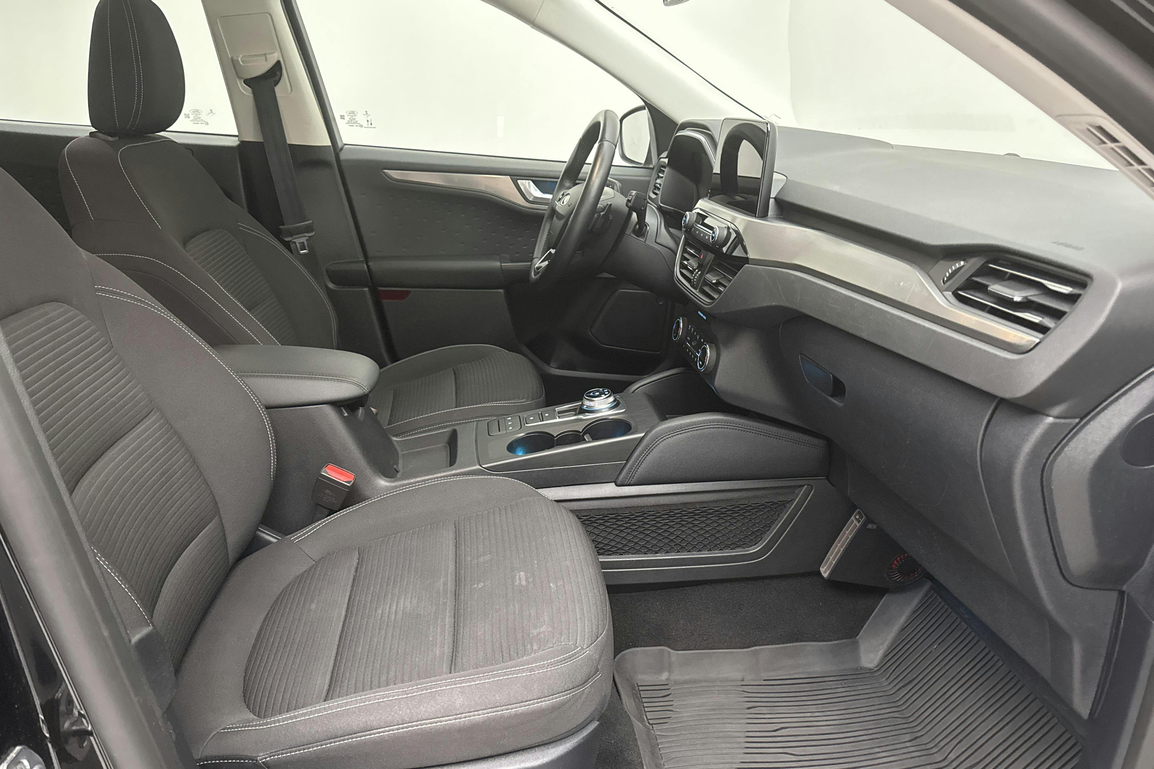 Ford Kuga 2.0T EcoBlue AWD (190hk) - 73 190 km - Automatyczna - czarny - 2021