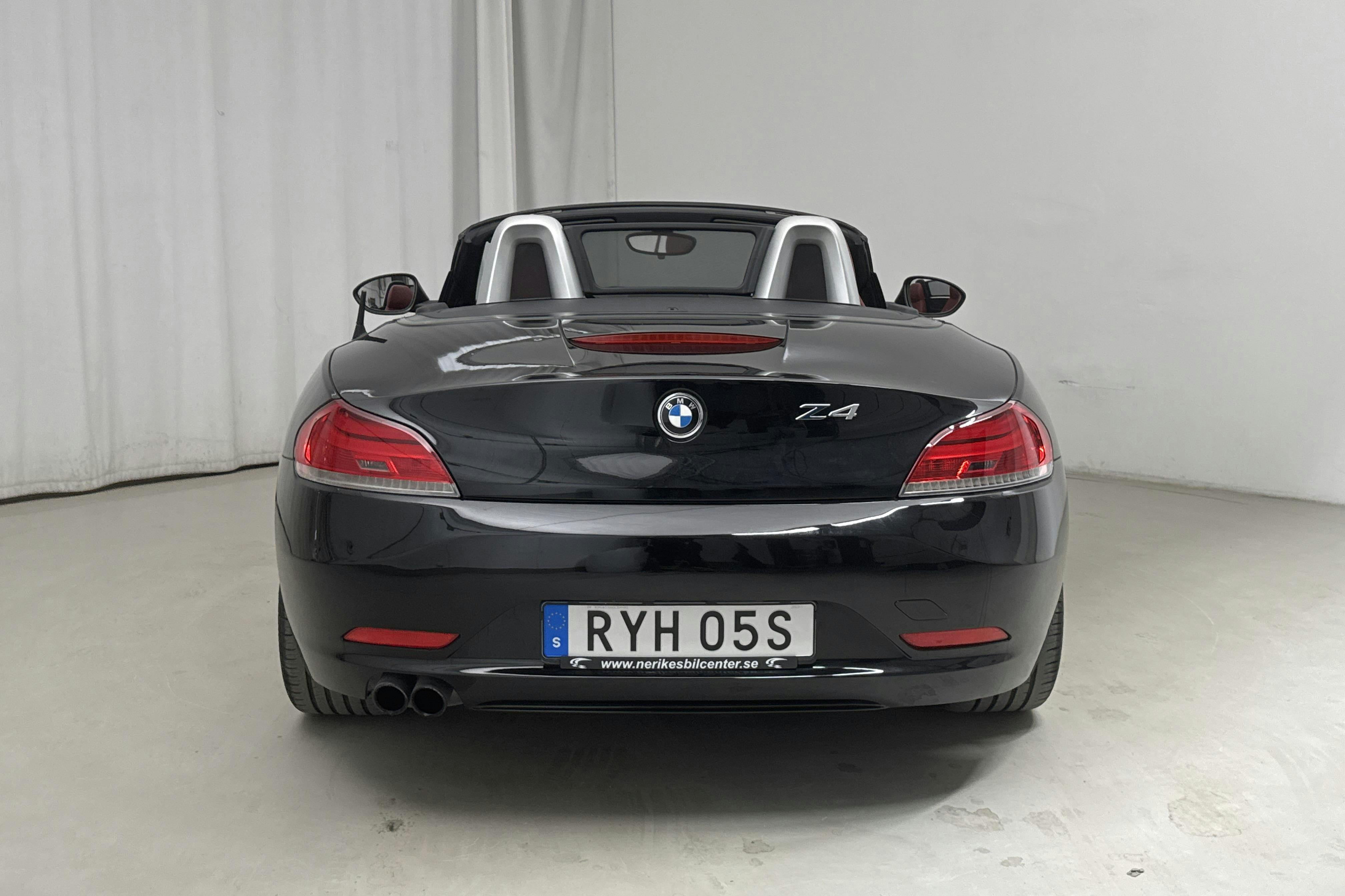 BMW Z4 sDrive 23i Roadster (204hk) - 4 608 mil - Automat - svart - 2010