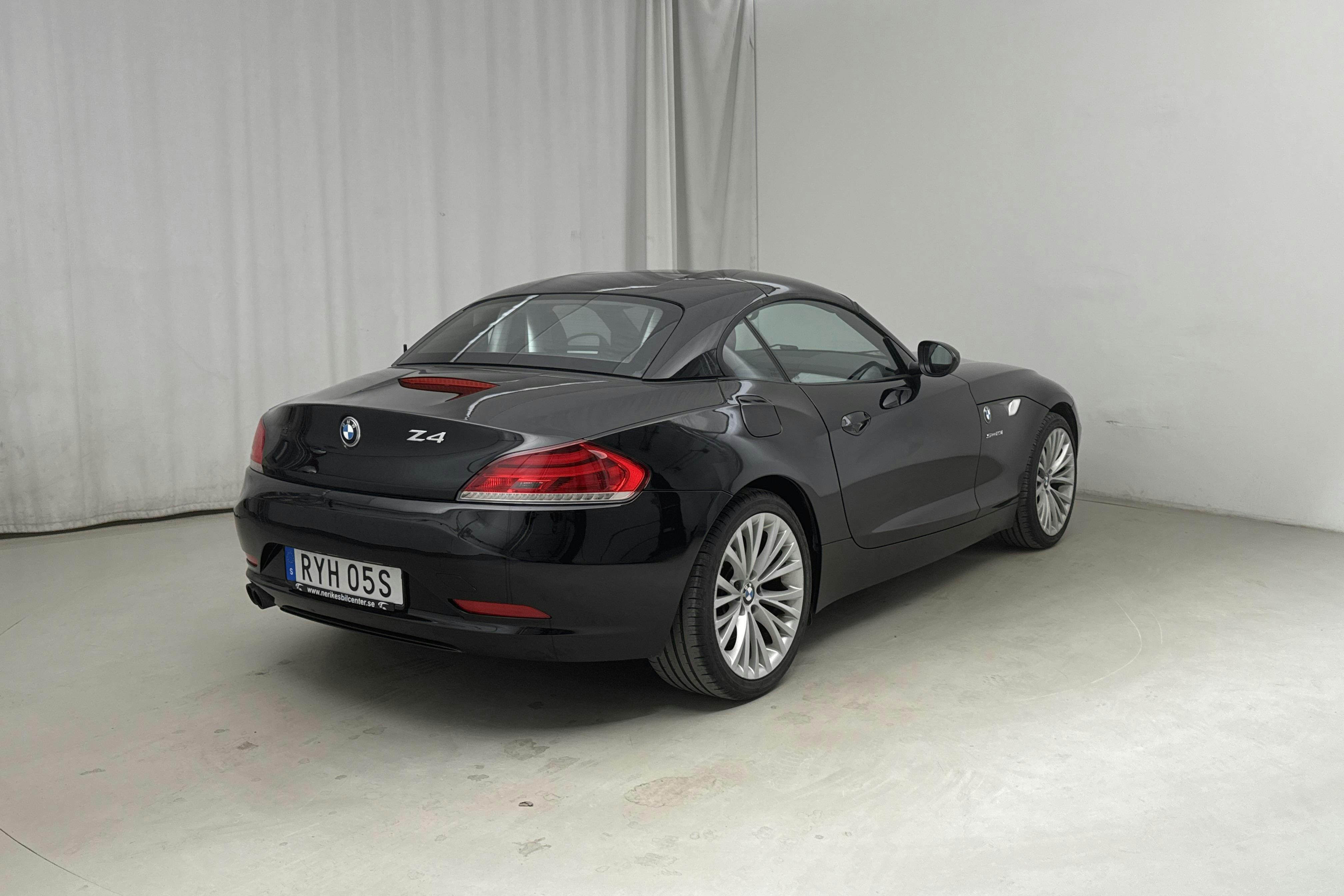 BMW Z4 sDrive 23i Roadster (204hk) - 4 608 mil - Automat - svart - 2010