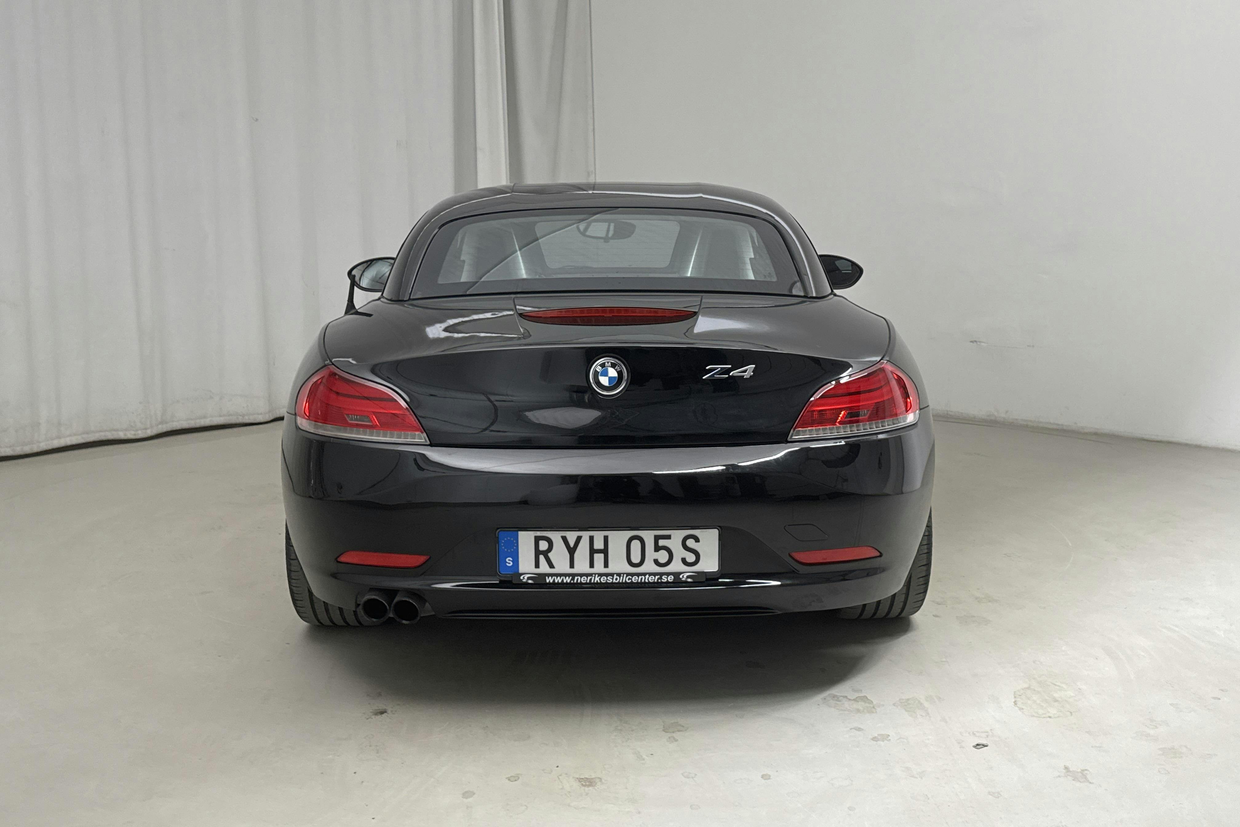 BMW Z4 sDrive 23i Roadster (204hk) - 4 608 mil - Automat - svart - 2010
