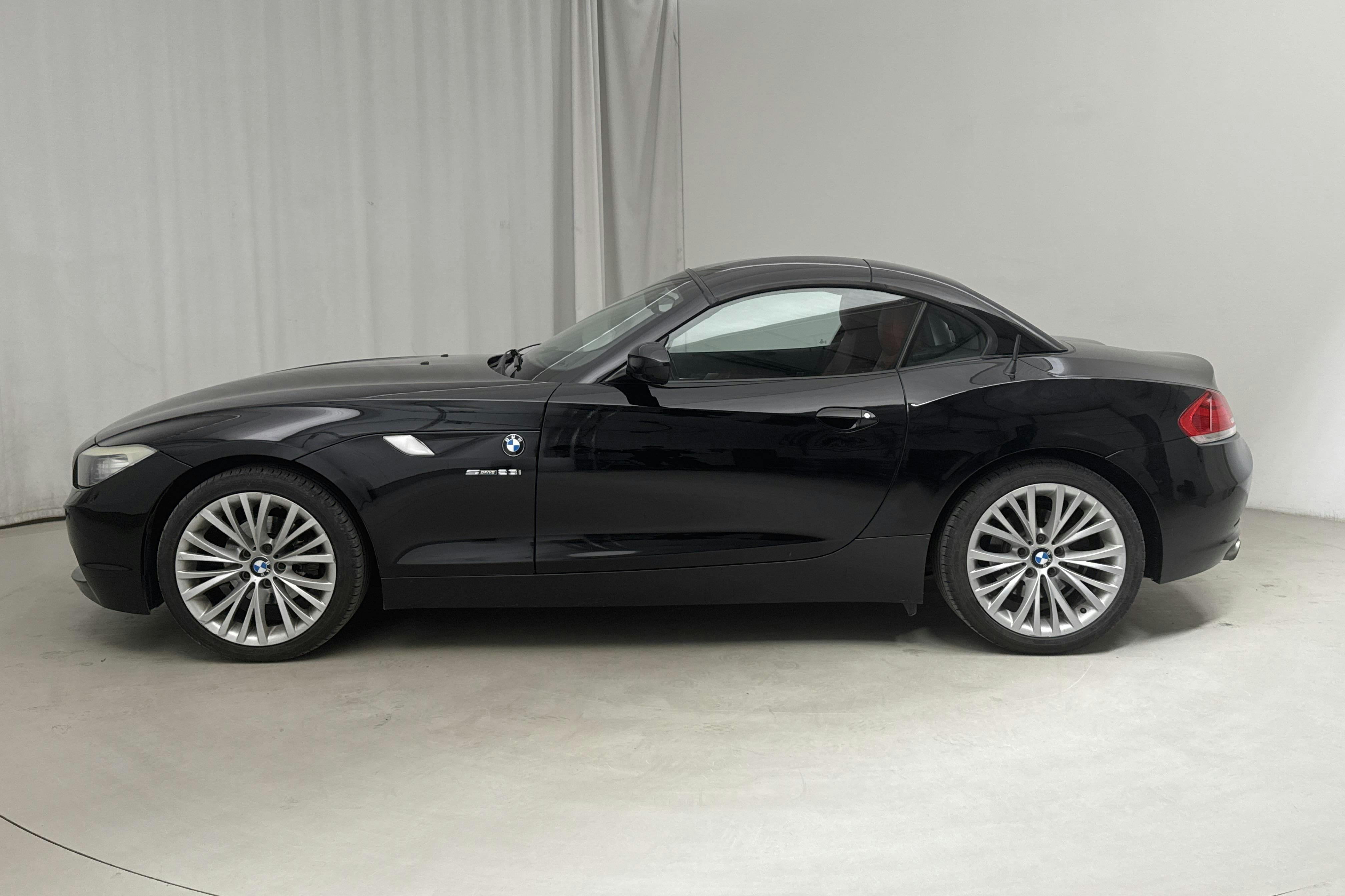 BMW Z4 sDrive 23i Roadster (204hk) - 4 608 mil - Automat - svart - 2010