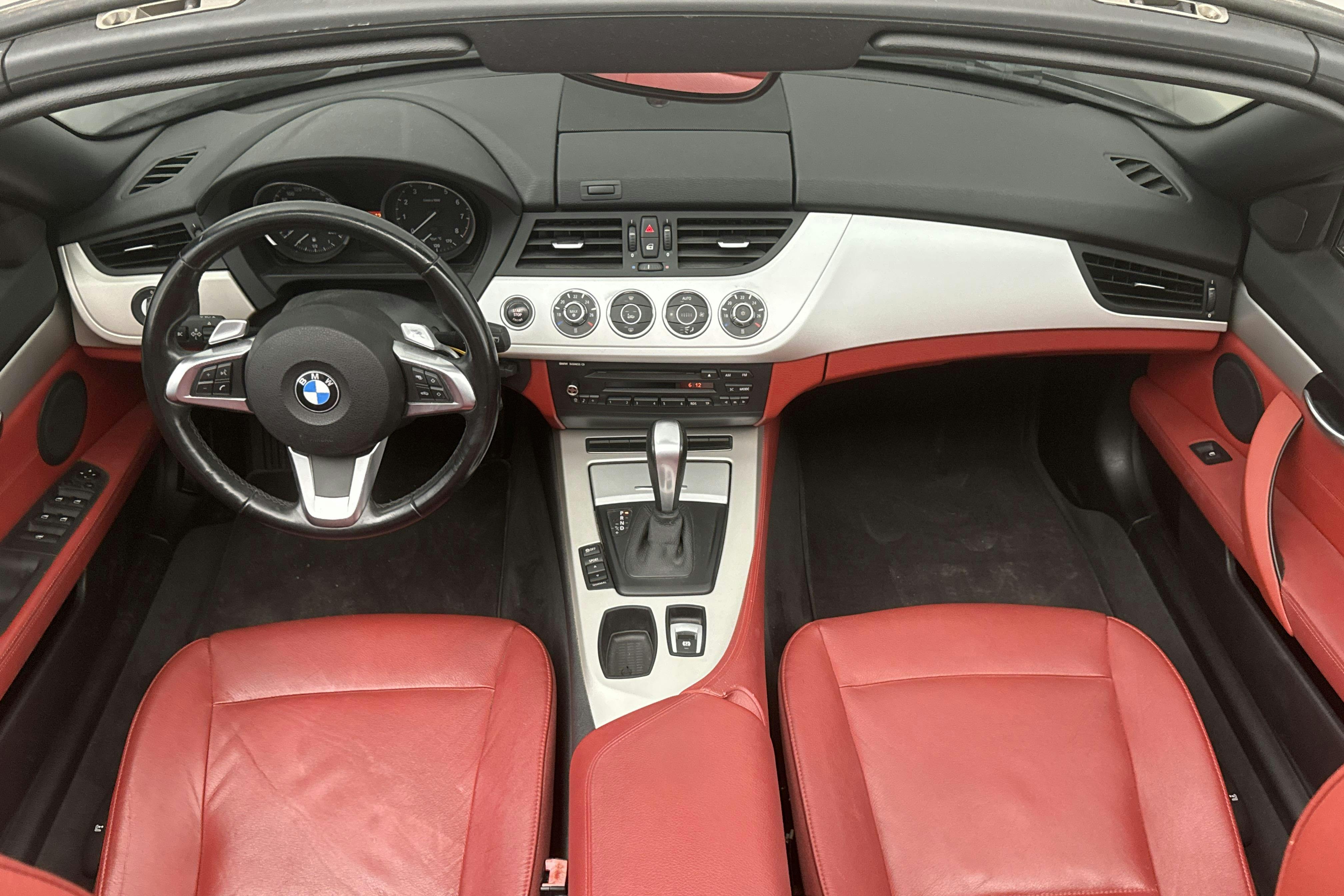 BMW Z4 sDrive 23i Roadster (204hk) - 4 608 mil - Automat - svart - 2010