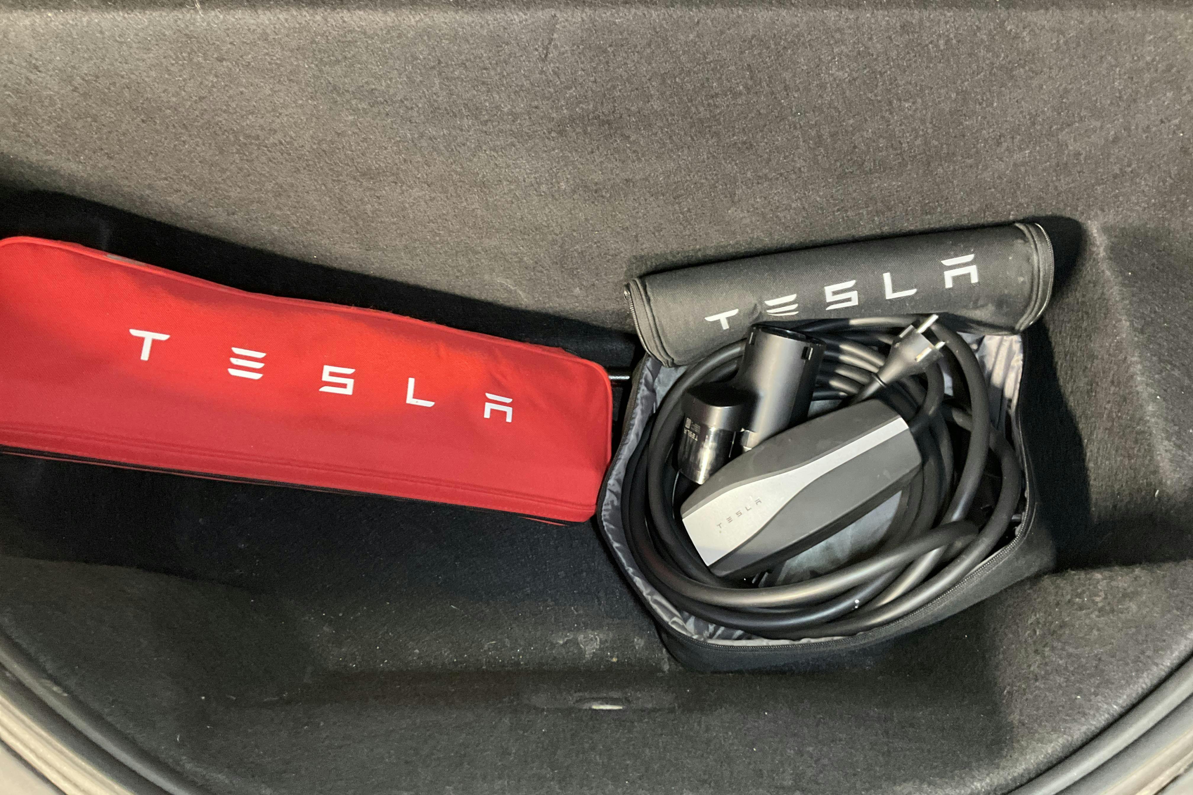 Tesla Model S Dual Motor Long Range AWD - 16 903 mil - Automat - svart - 2020