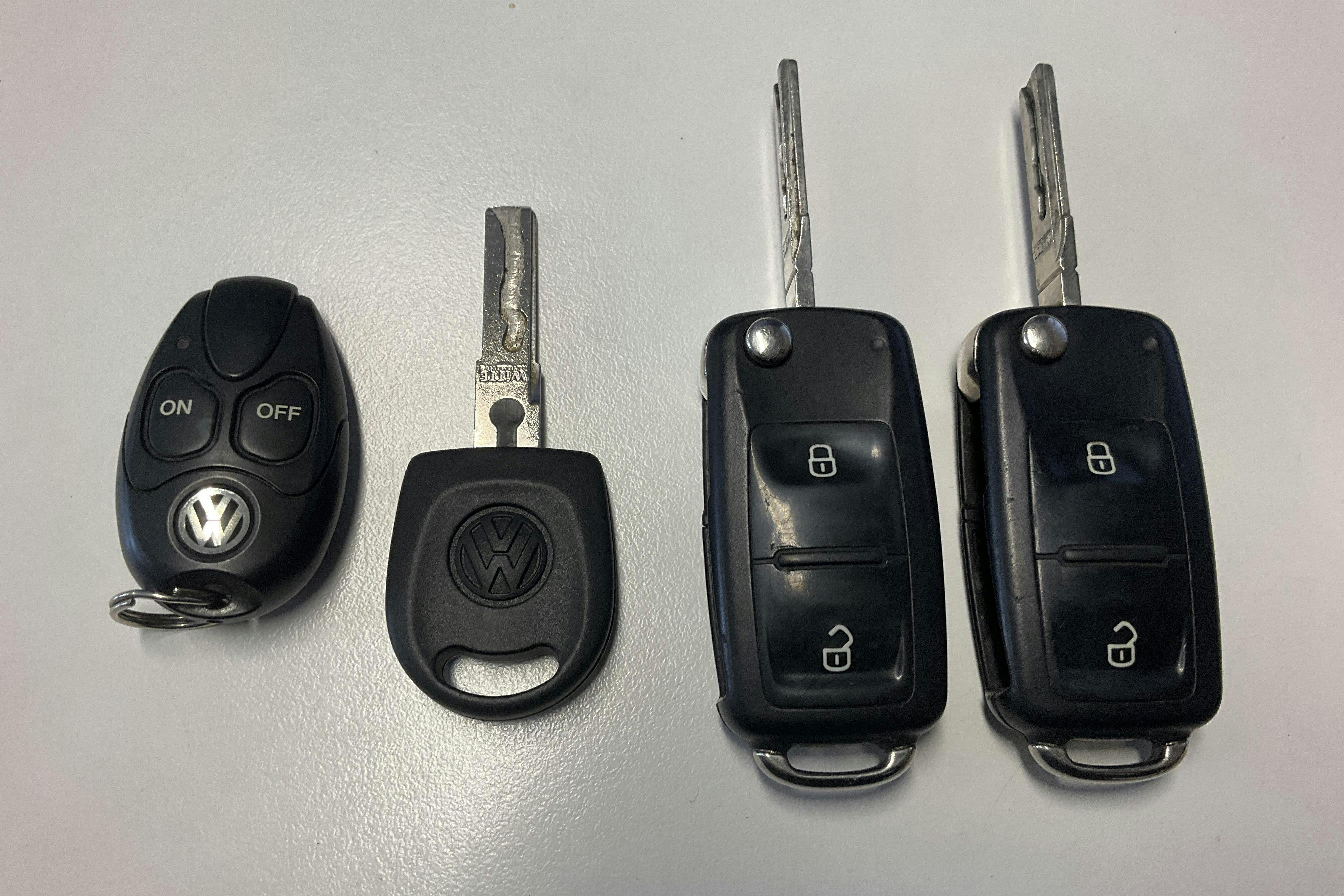 VW Transporter T5 2.0 TDI (102hk) - 212 760 km - Manualna - biały - 2015