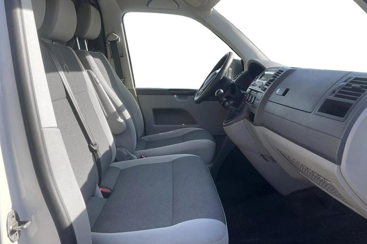 VW Transporter T5 2.0 TDI (102hk) - 212 760 km - Manualna - biały - 2015