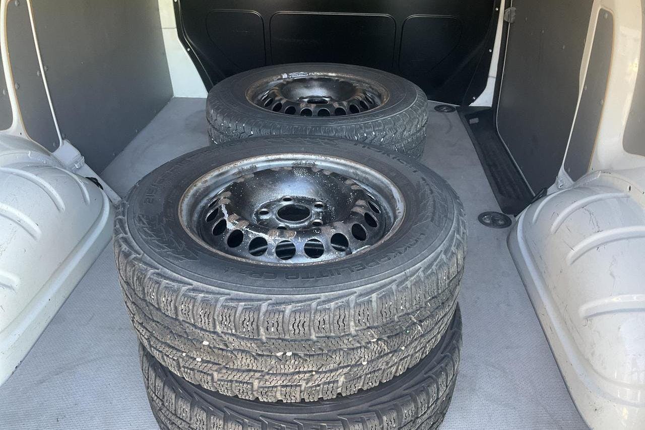 VW Transporter T5 2.0 TDI (102hk) - 212 760 km - Manualna - biały - 2015