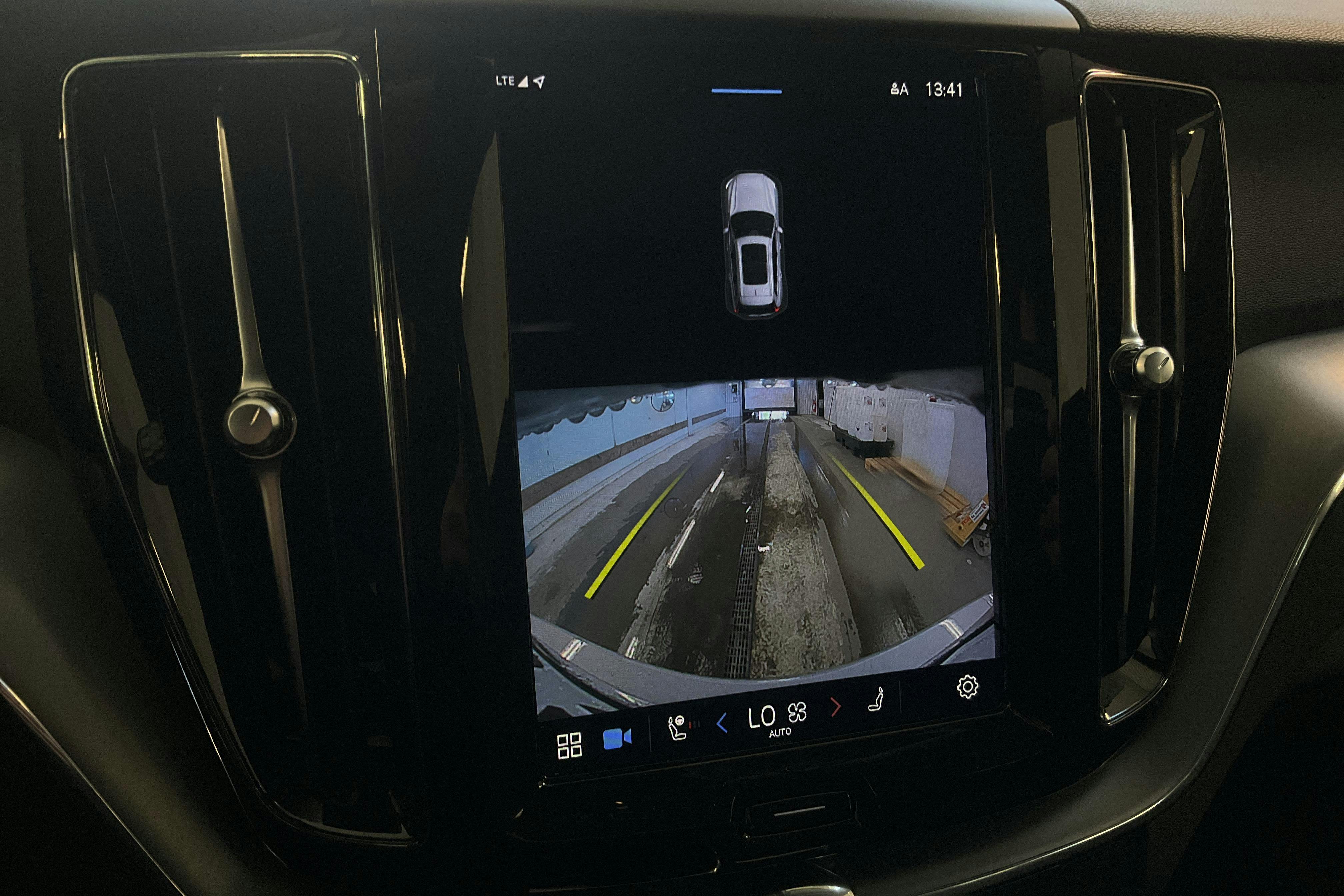 Volvo XC60 T6 AWD Recharge (350hk) - 6 964 mil - Automat - silver - 2023