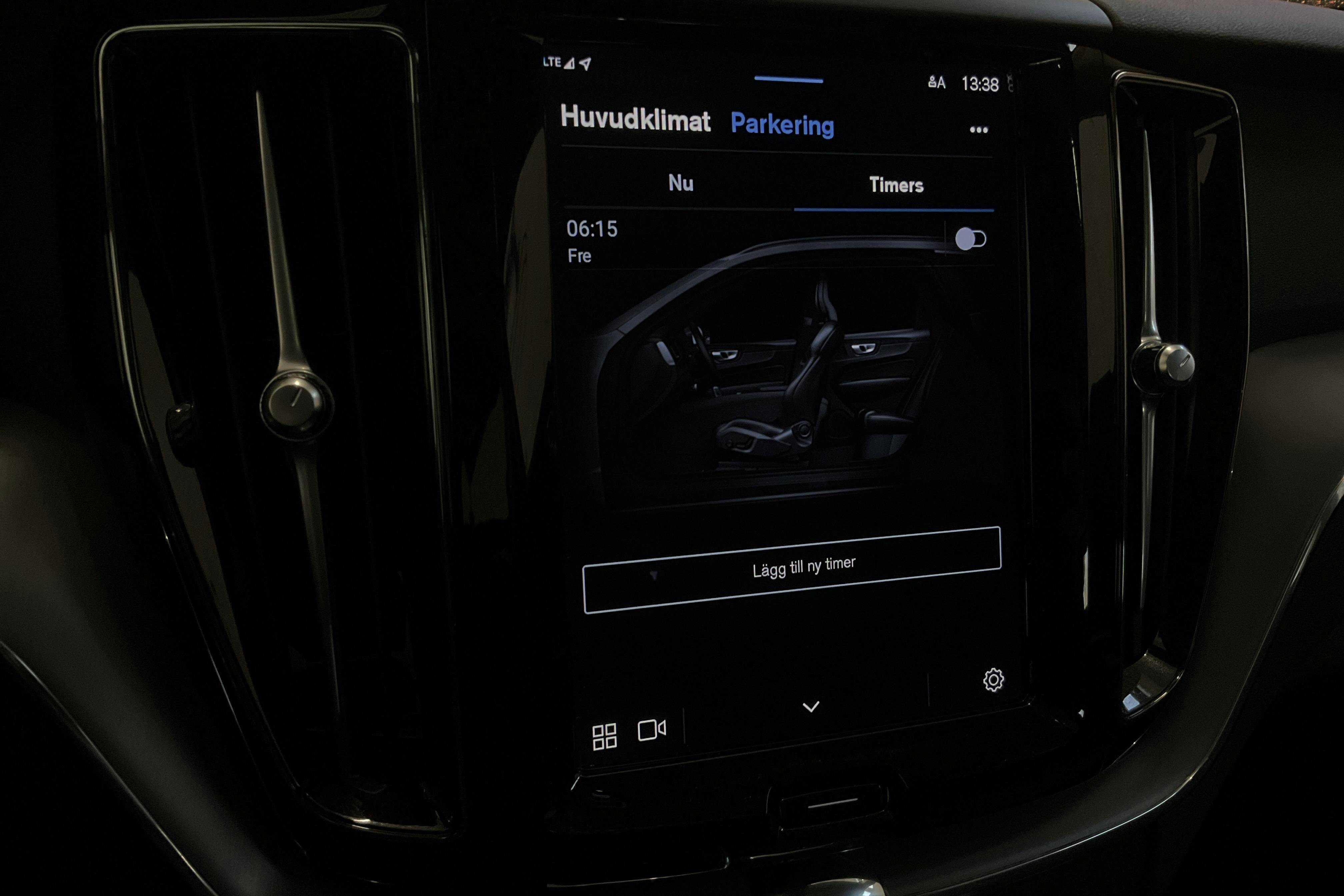 Volvo XC60 T6 AWD Recharge (350hk) - 6 964 mil - Automat - silver - 2023