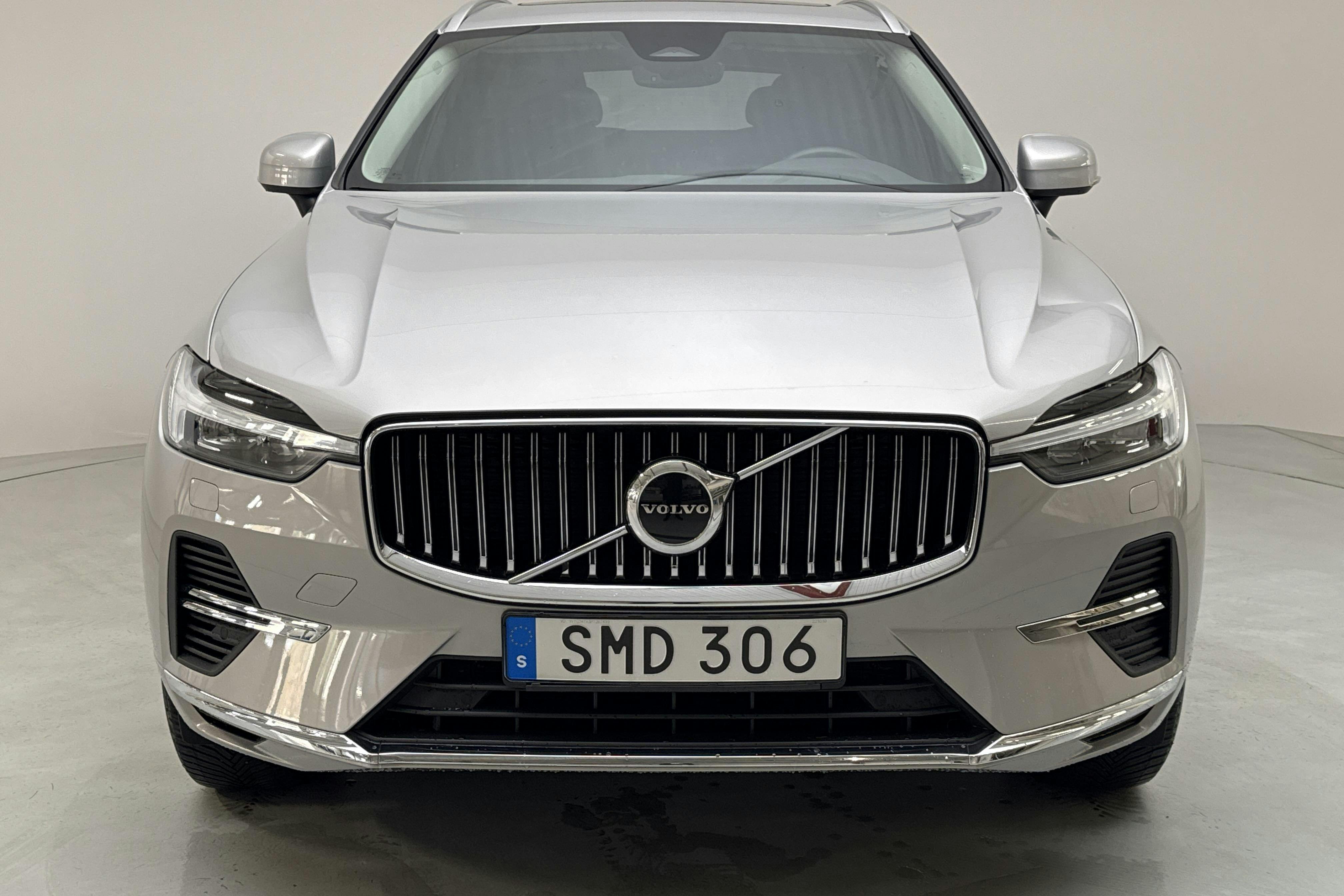 Volvo XC60 T6 AWD Recharge (350hk) - 6 964 mil - Automat - silver - 2023
