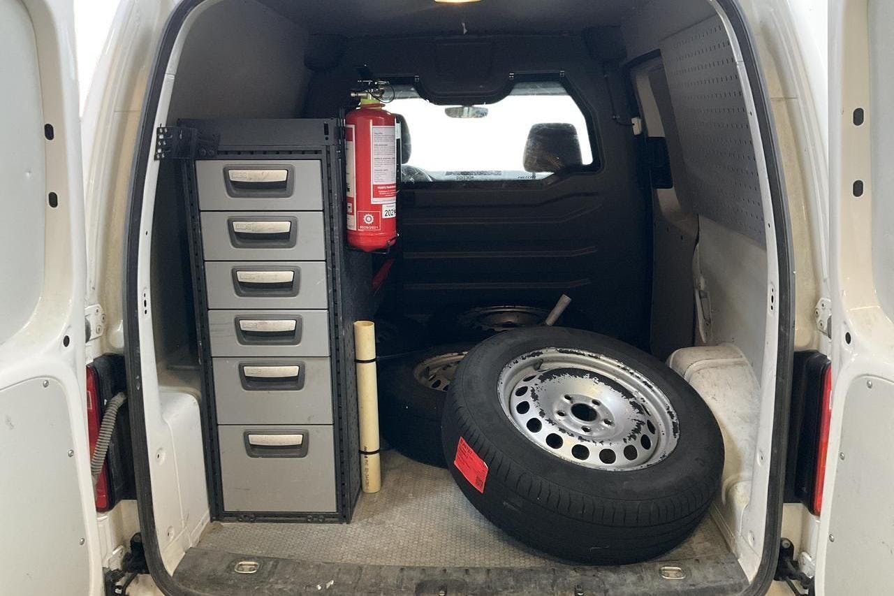 VW Caddy 2.0 TDI Skåp 4MOTION (122hk) - 91 690 km - Käsitsi - valge - 2018