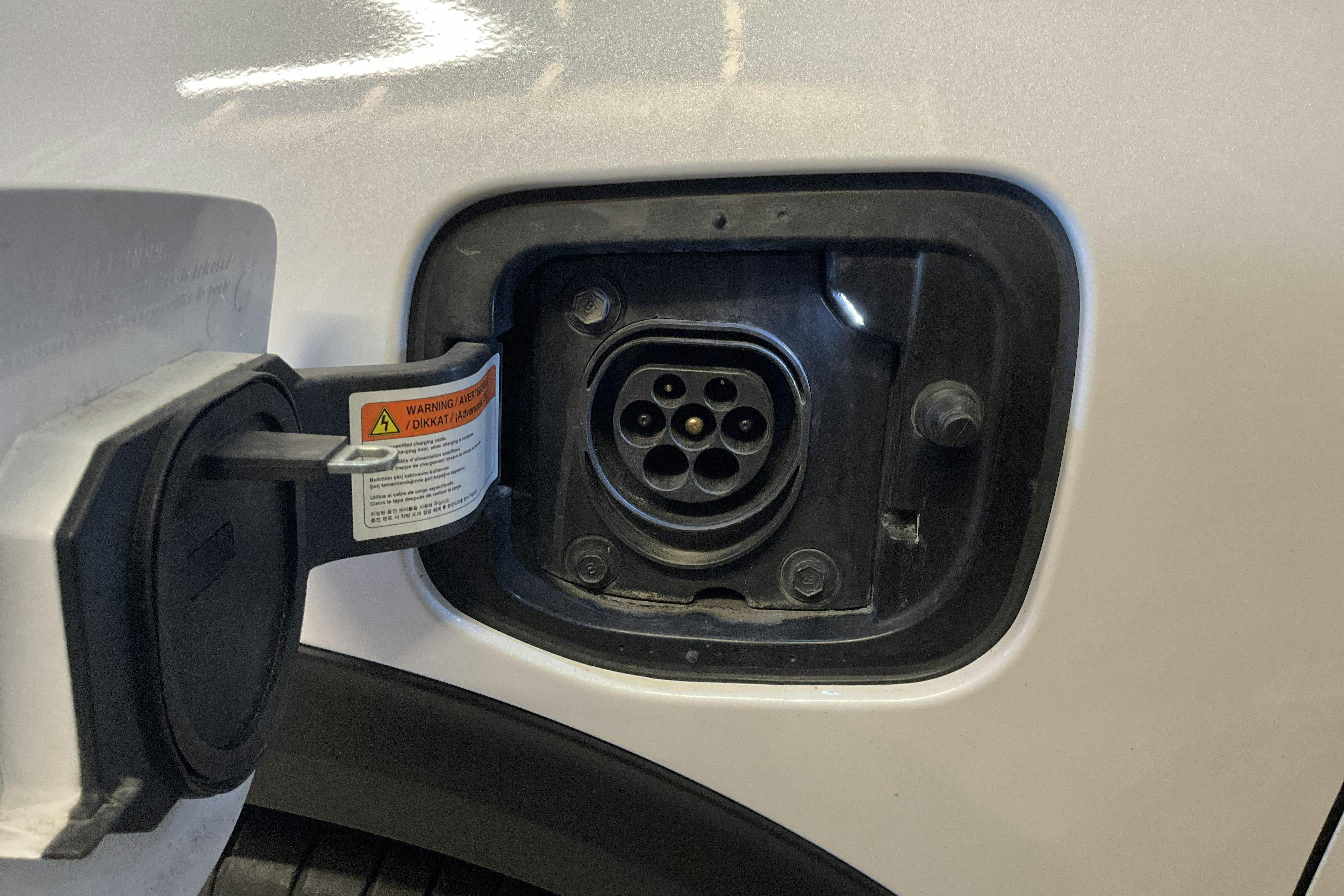 KIA Niro Plug-in Hybrid 1.6 (141hk) - 150 780 km - Automatic - white - 2018
