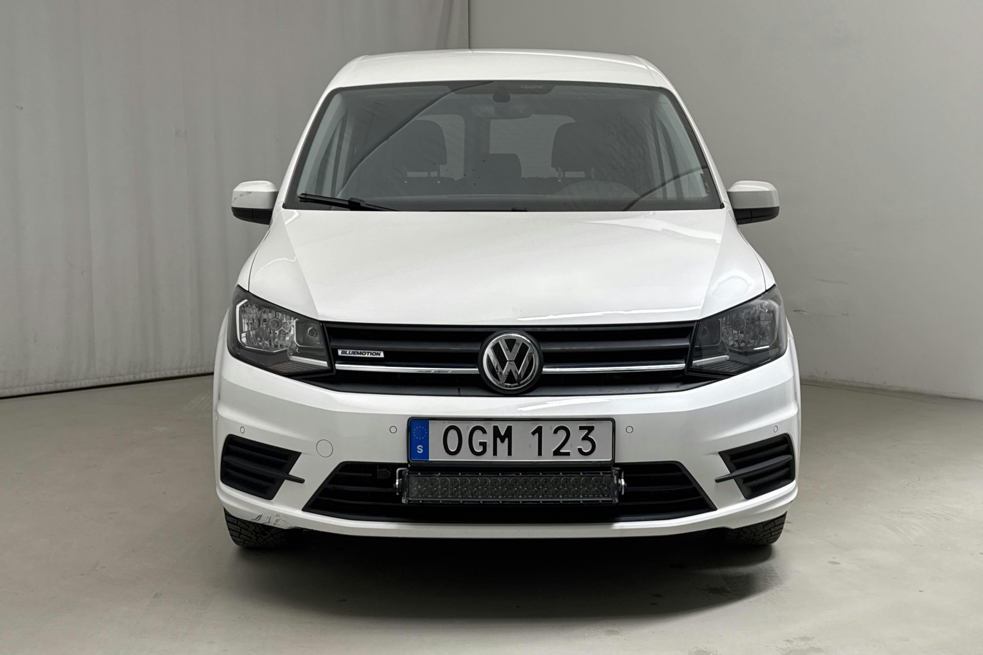 VW Caddy Life 1.4 TGI (110hk) - 60 670 km - Automaatne - valge - 2017