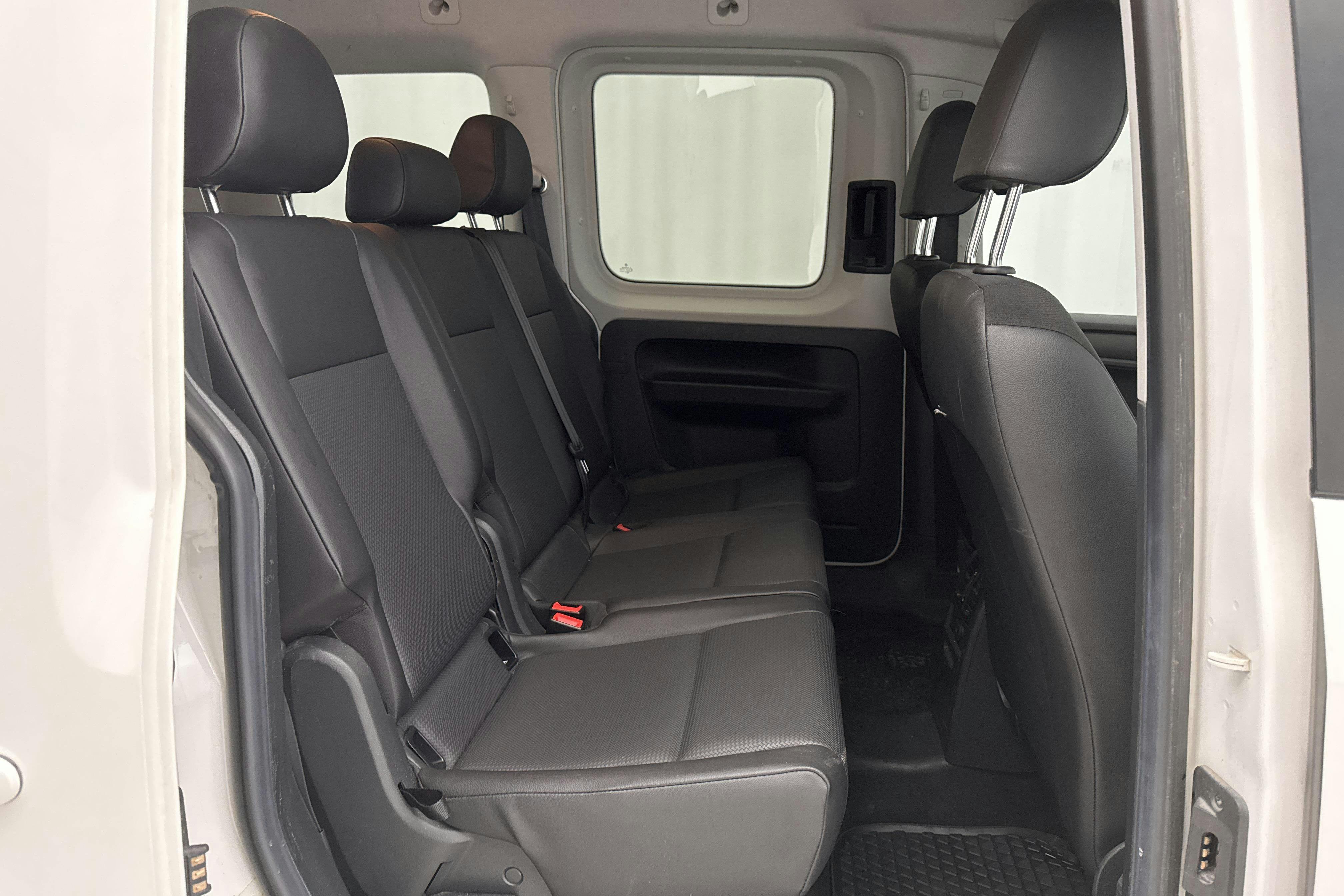 VW Caddy Life 1.4 TGI (110hk) - 60 670 km - Automaatne - valge - 2017