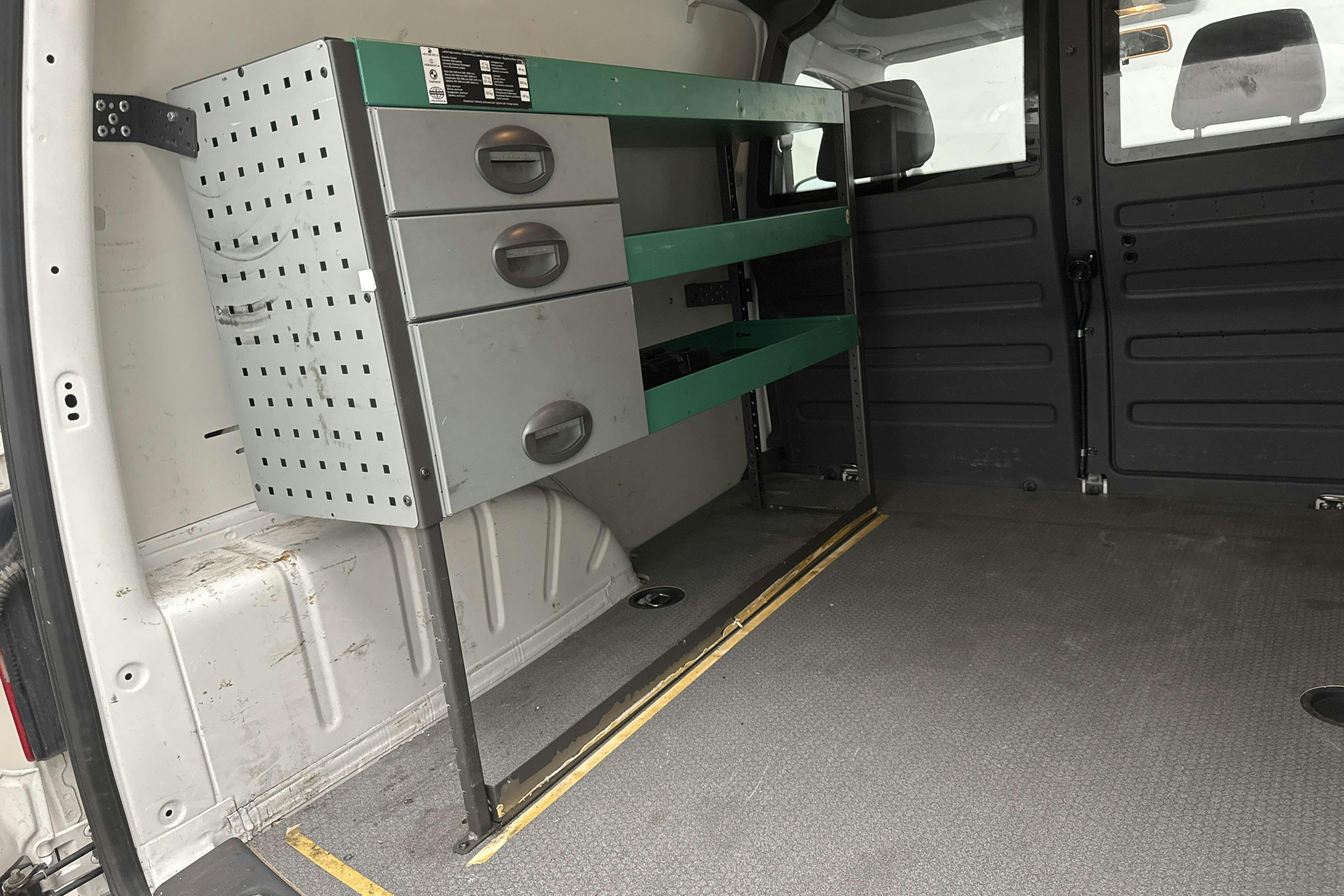 VW Caddy 2.0 Ecofuel Skåp (109hk) - 56 750 km - Käsitsi - valge - 2015