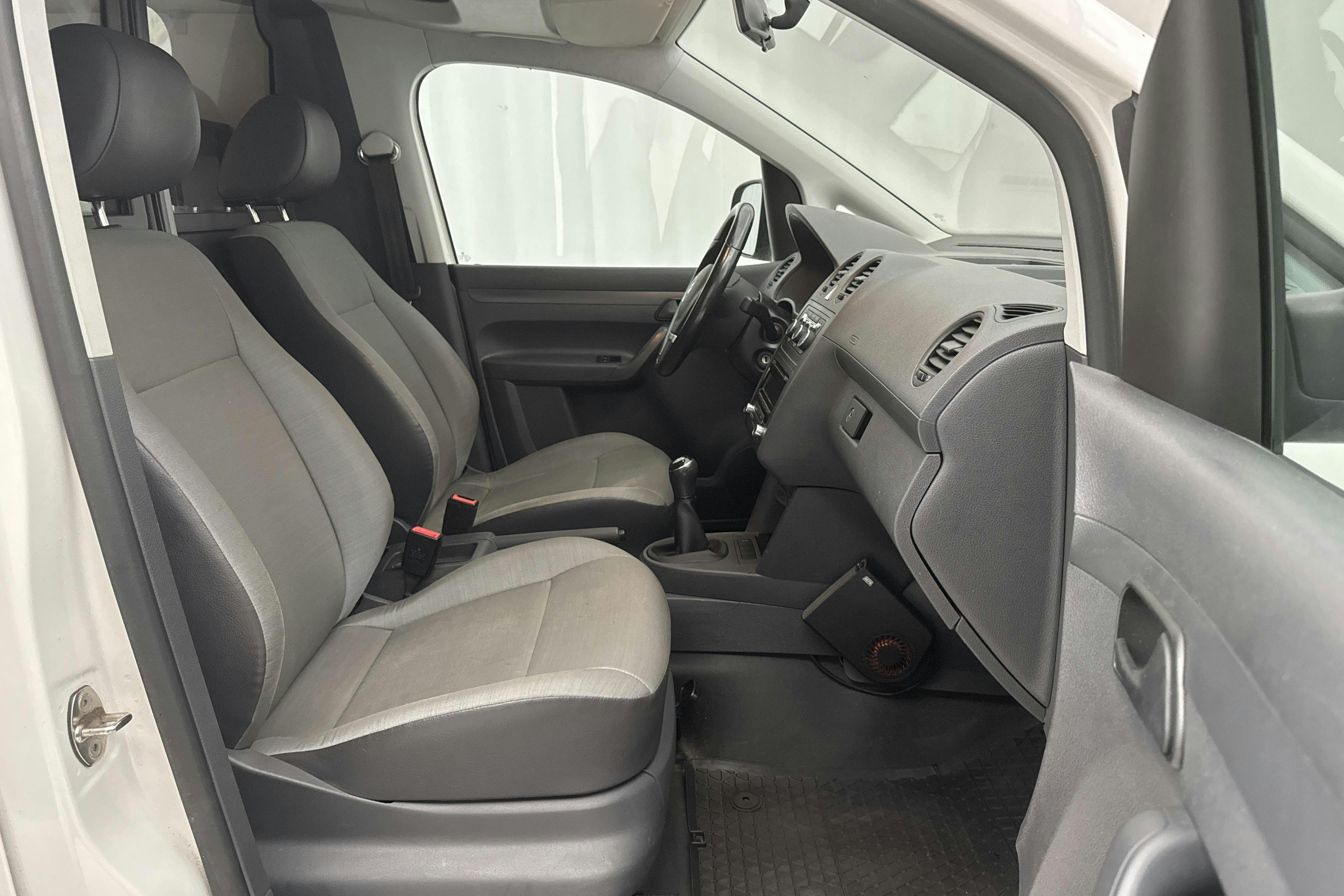VW Caddy 2.0 Ecofuel Skåp (109hk) - 56 750 km - Manual - white - 2015