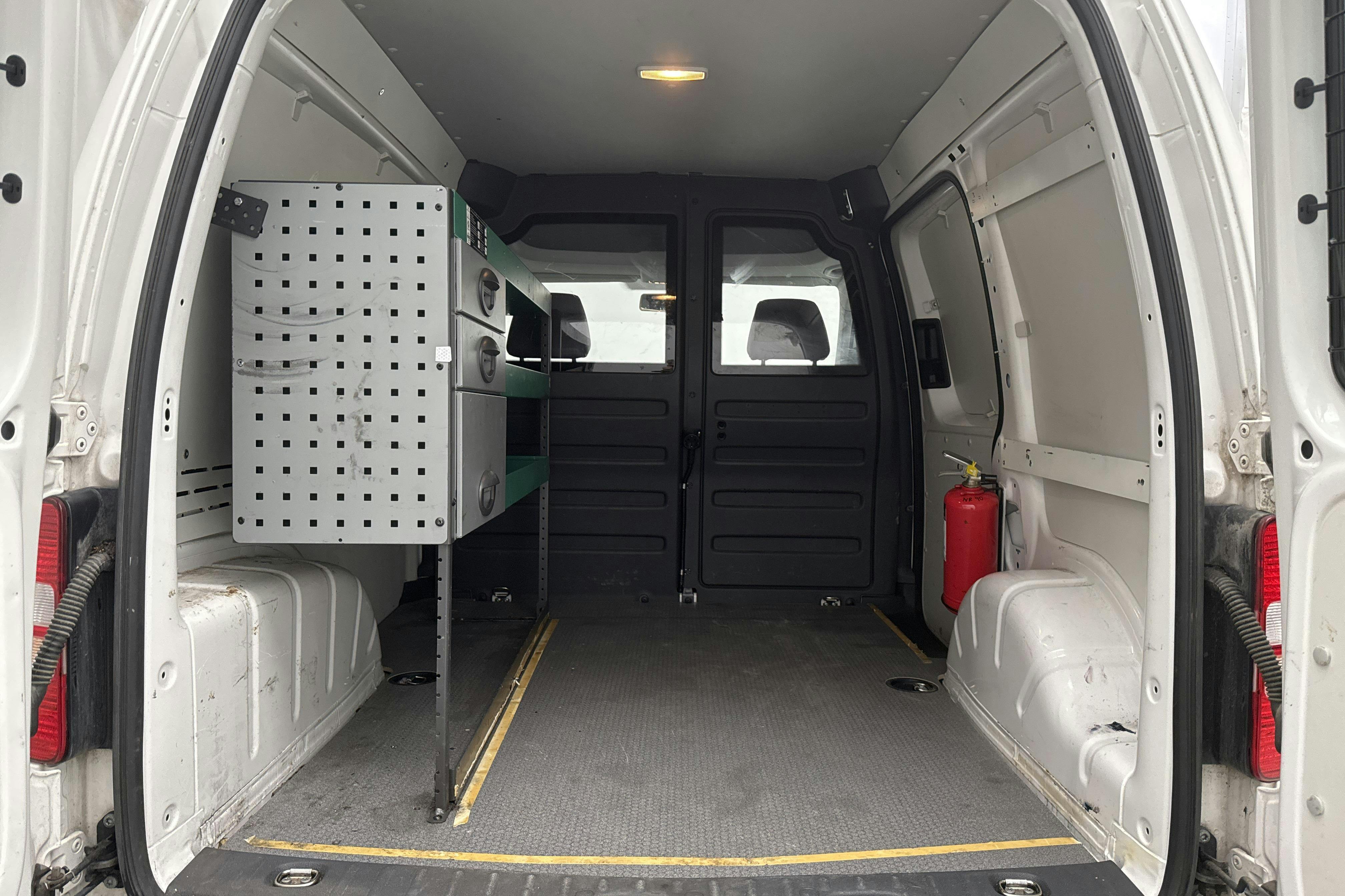VW Caddy 2.0 Ecofuel Skåp (109hk) - 56 750 km - Manual - white - 2015