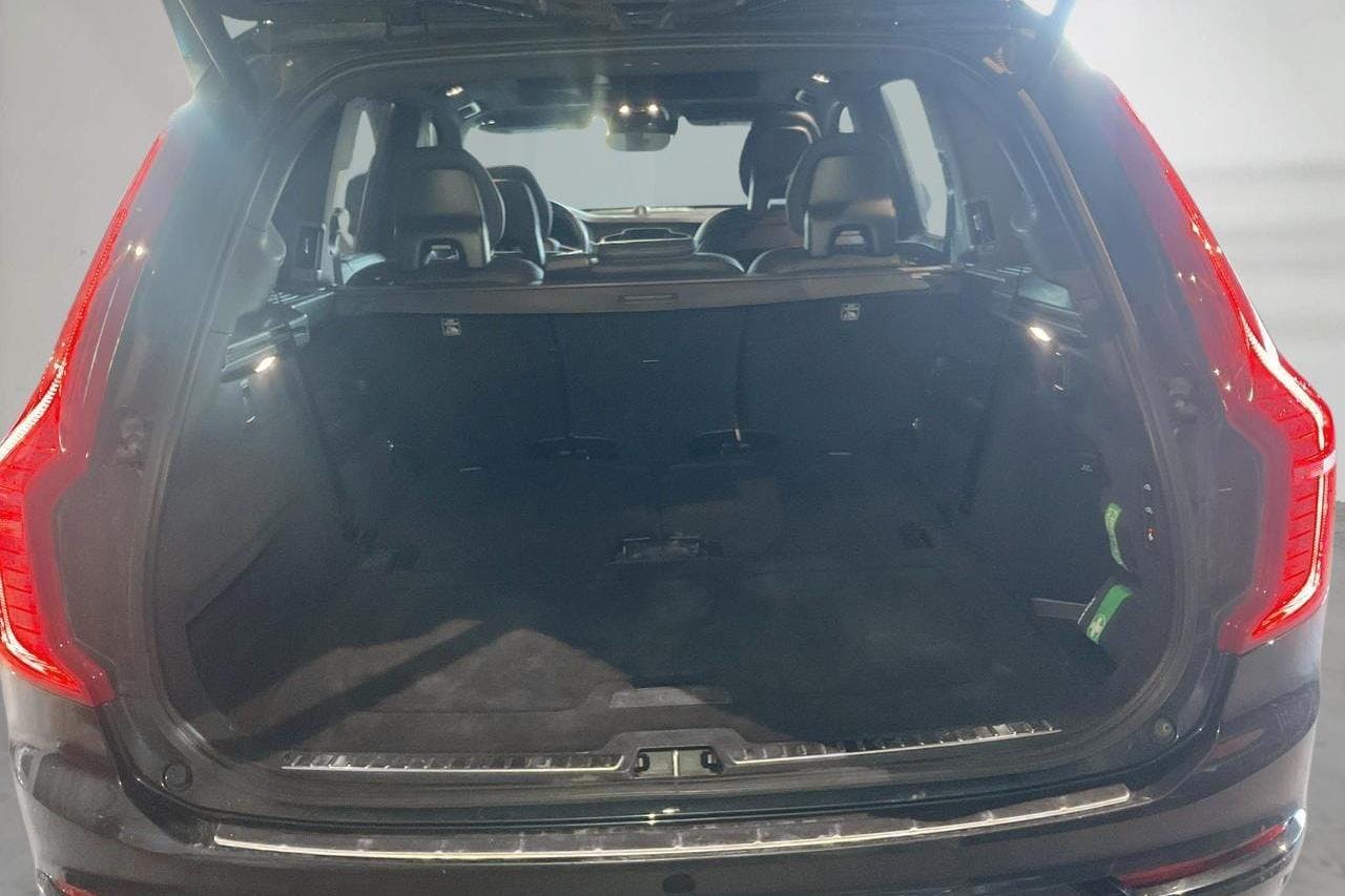 Volvo XC90 T8 AWD Twin Engine (390hk) - 142 990 km - Automaatne - hall - 2021