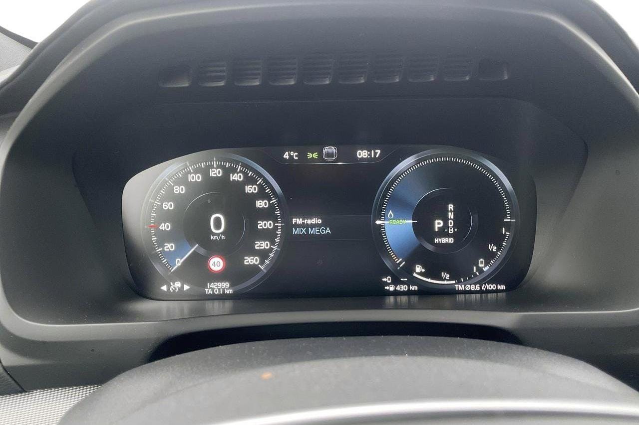 Volvo XC90 T8 AWD Twin Engine (390hk) - 142 990 km - Automaatne - hall - 2021