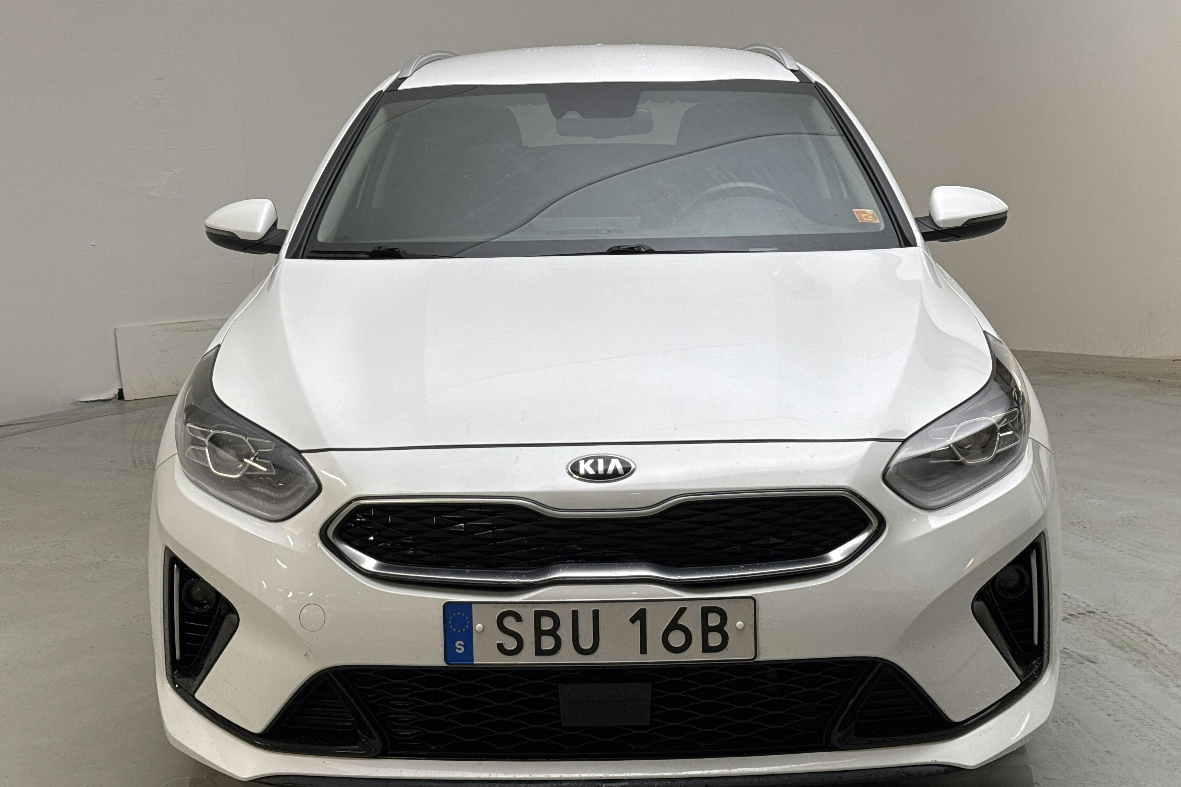 KIA Ceed 1.6 Plug-in Hybrid SW (141hk) - 129 360 km - Automaatne - valge - 2021