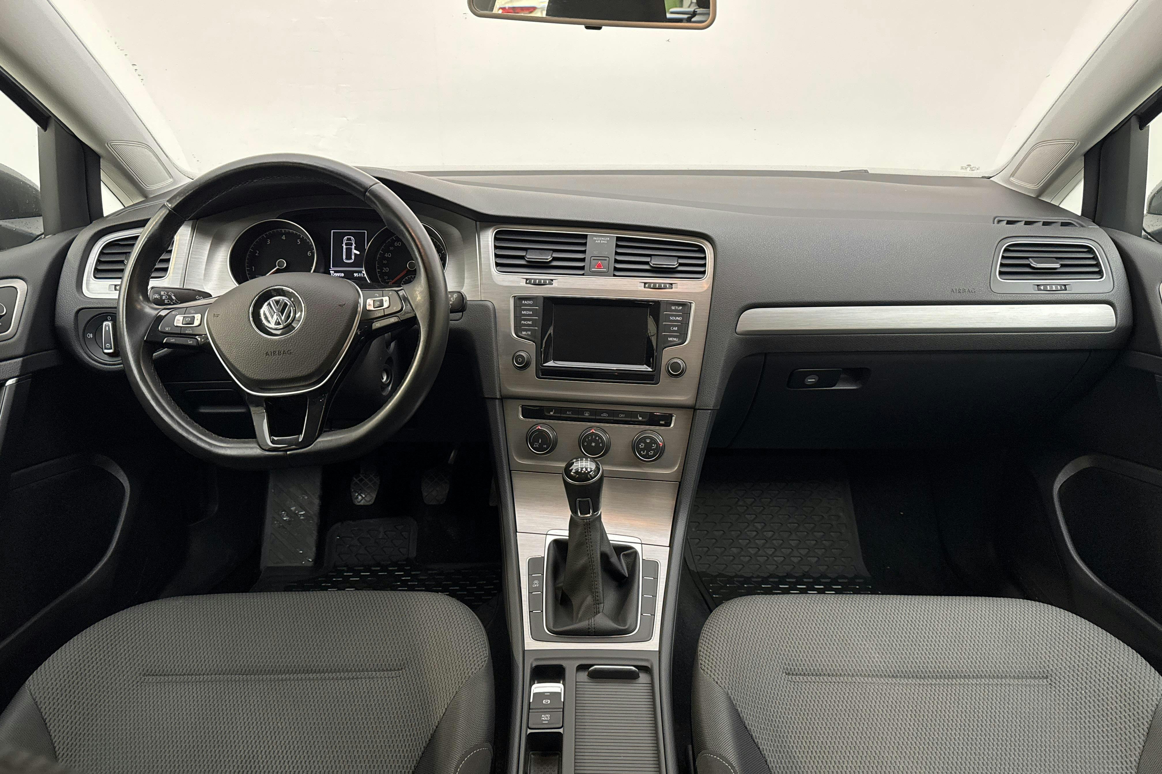 VW Golf VII 1.2 TSI Sportscombi (105hk) - 129 950 km - Käsitsi - hall - 2015
