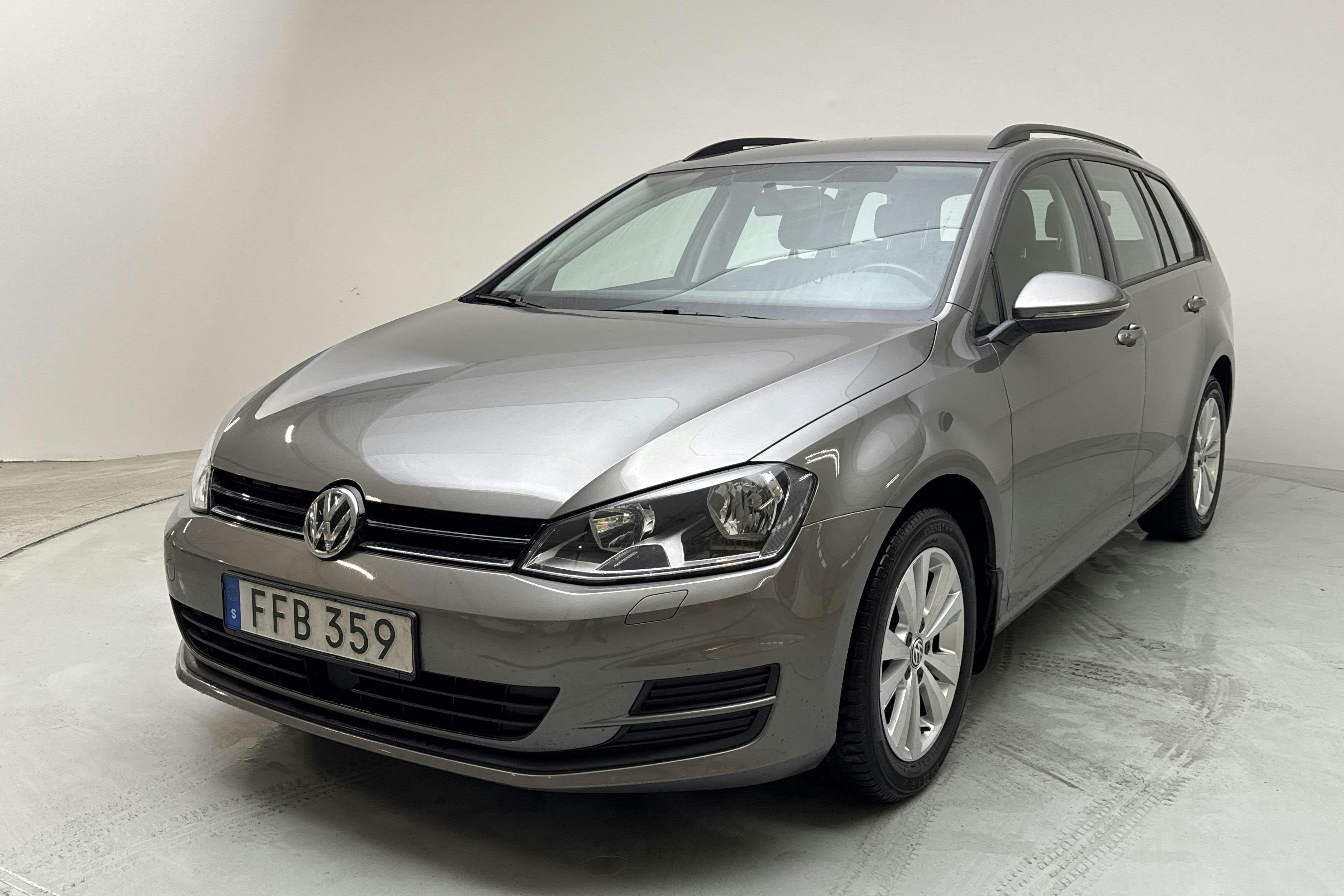VW Golf VII 1.2 TSI Sportscombi (105hk) - 129 950 km - Manual - gray - 2015