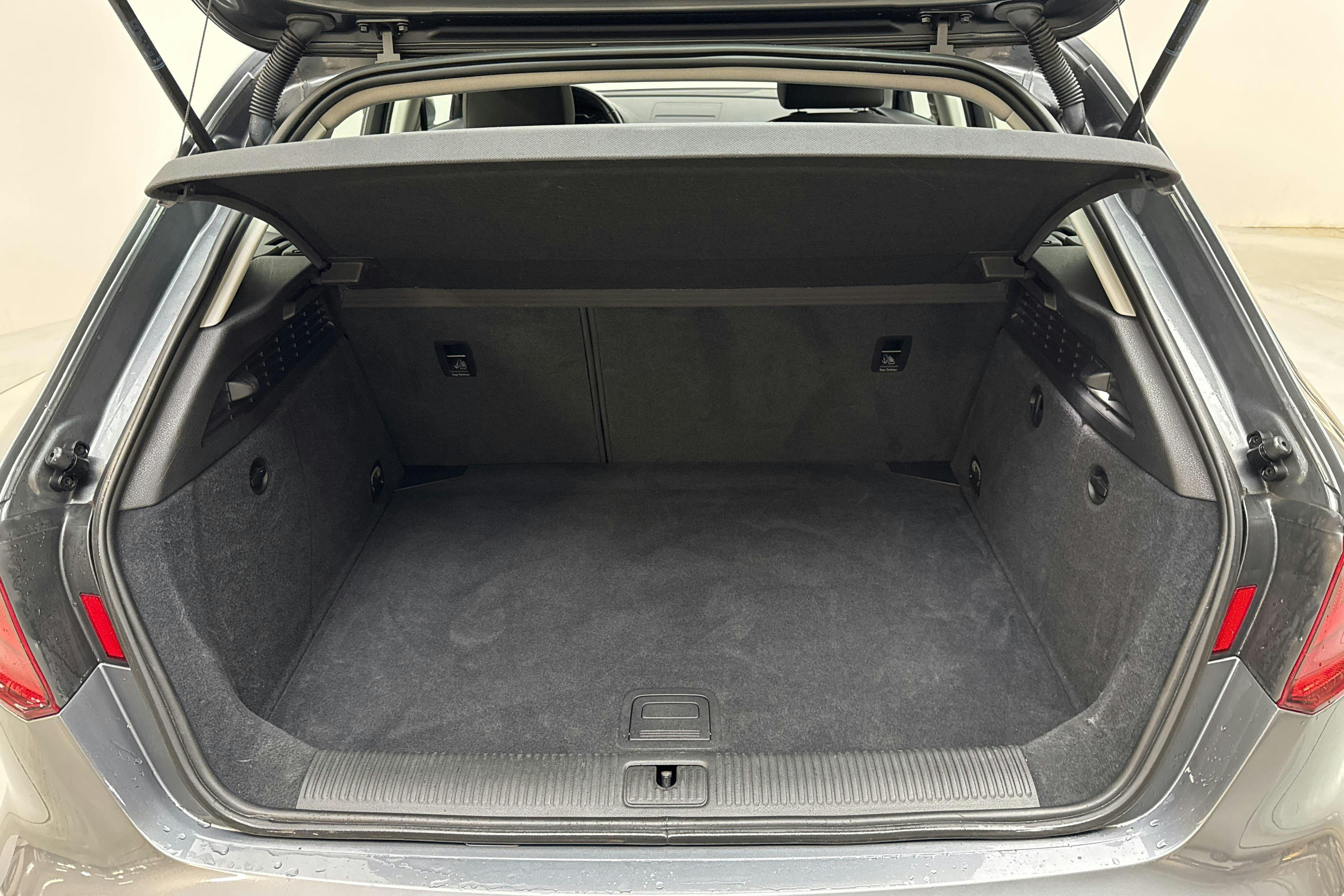 Audi A3 1.2 TFSI Sportback (110hk) - 15 358 mil - Manuell - grå - 2015