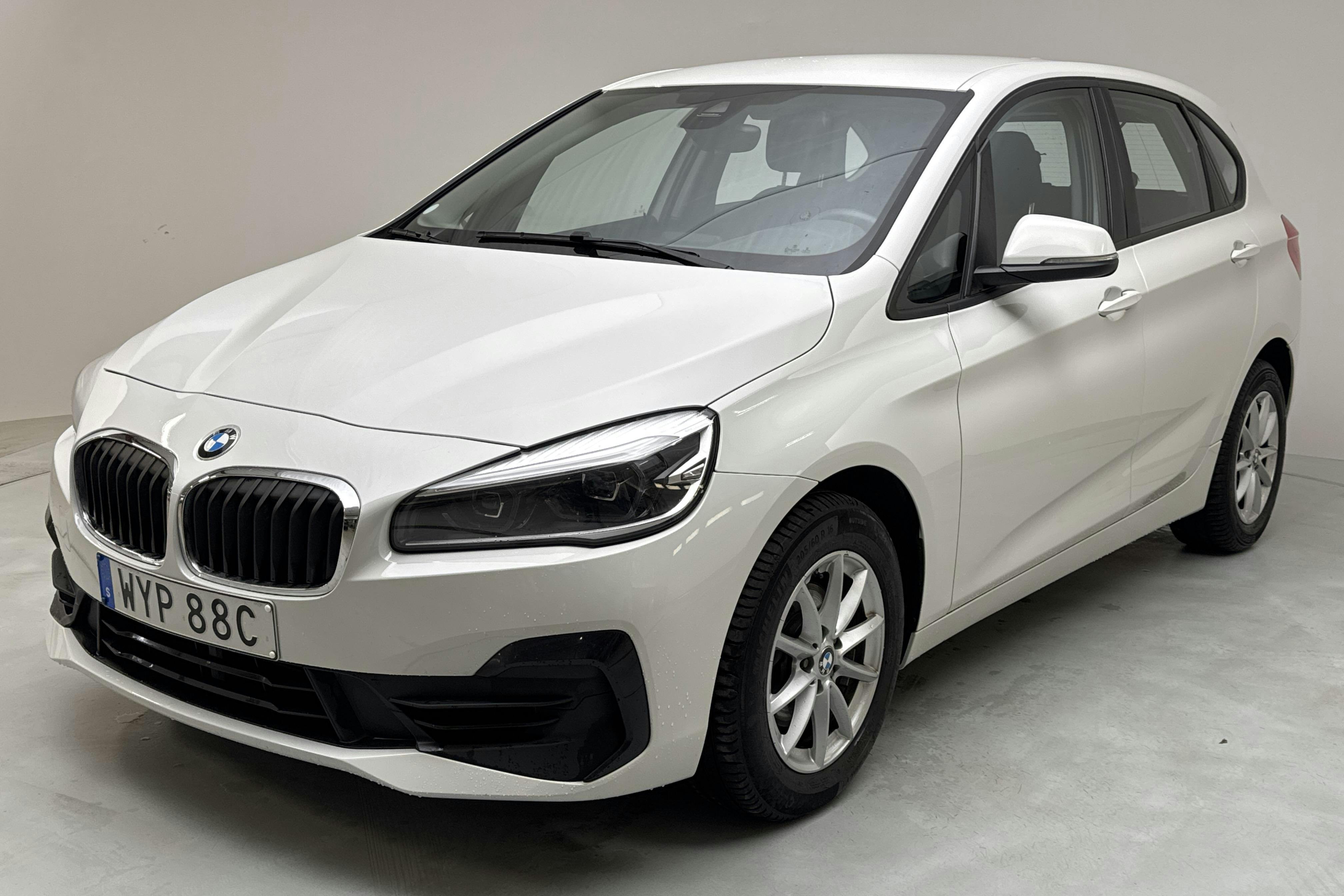 BMW 218i Active Tourer LCI, F45 (140hk) - 11 338 mil - Automat - vit - 2019