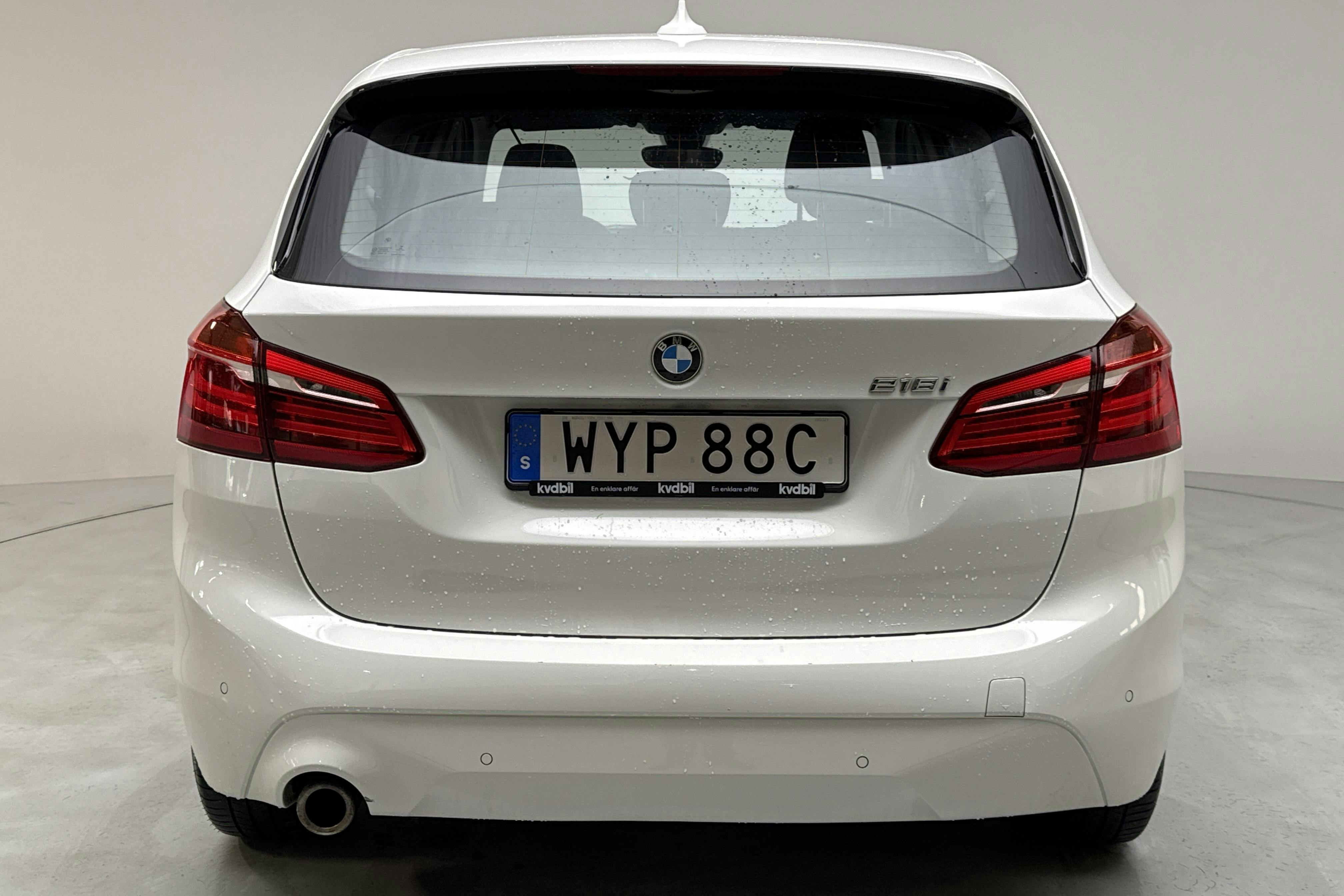 BMW 218i Active Tourer LCI, F45 (140hk) - 11 338 mil - Automat - vit - 2019