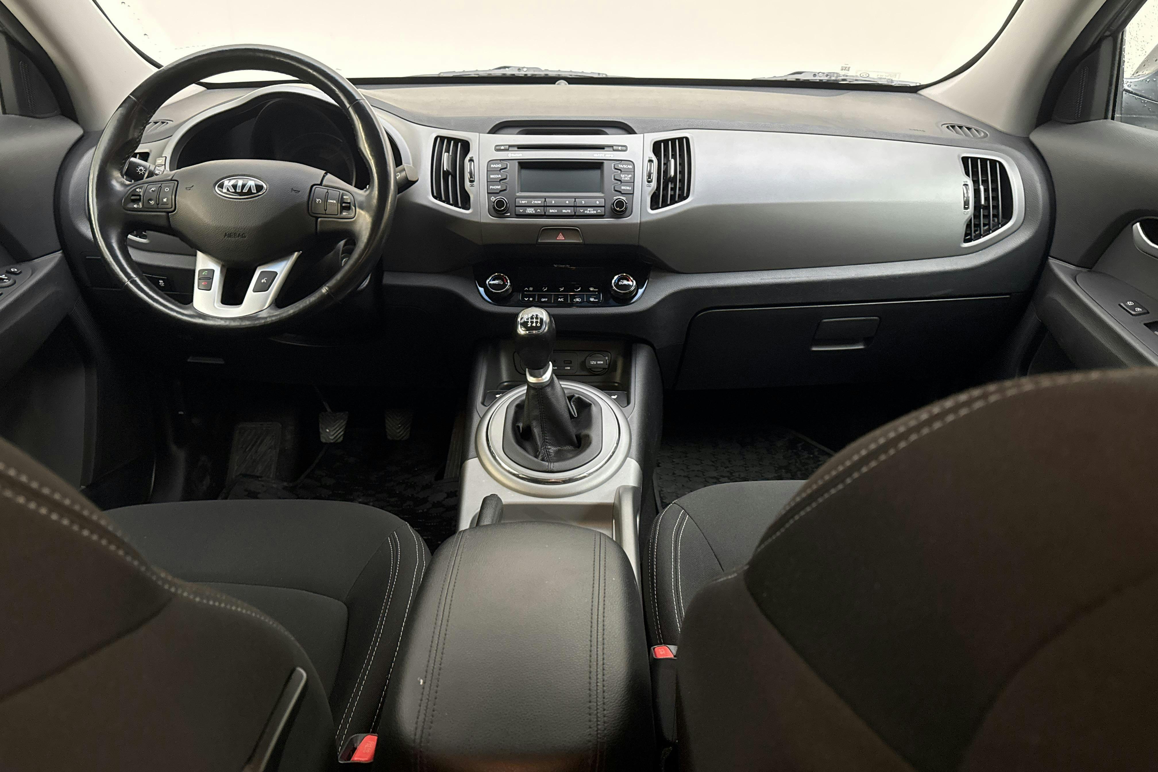 KIA Sportage 1.6 2WD (136hk) - 13 379 mil - Manuell - grå - 2014