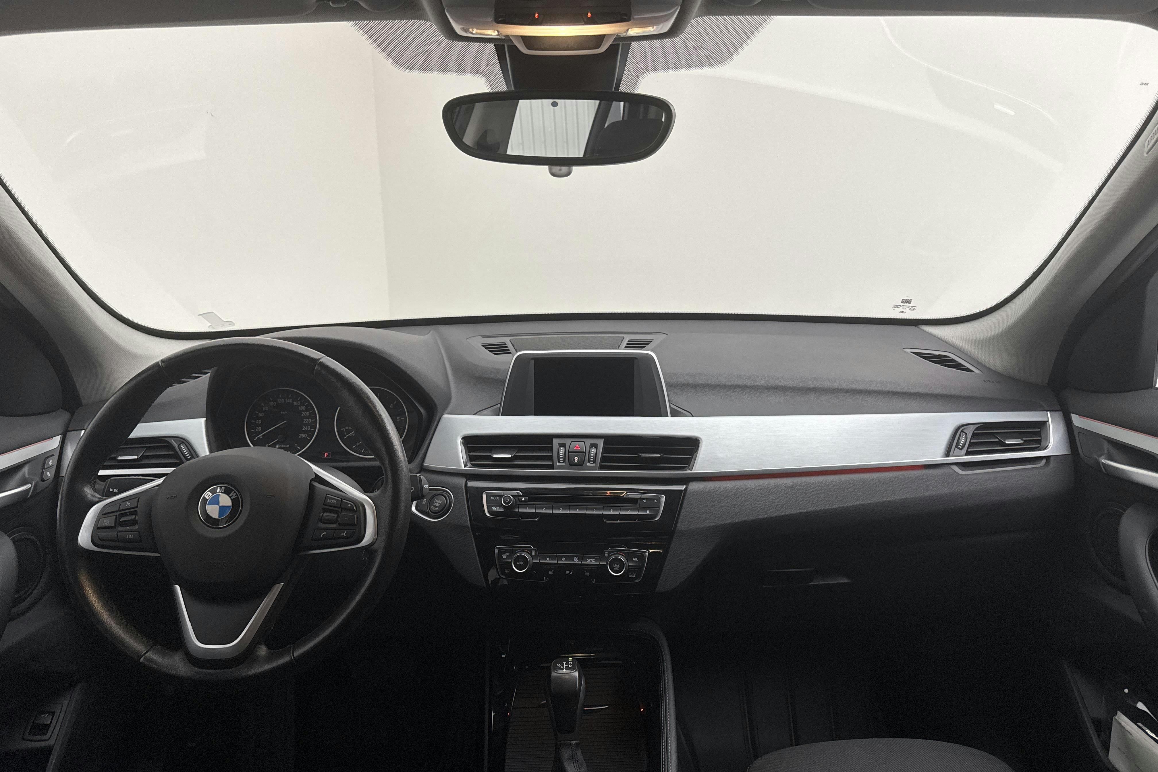 BMW X1 xDrive18d, F48 (150hk) - 81 730 km - Automaatne - hõbe - 2018