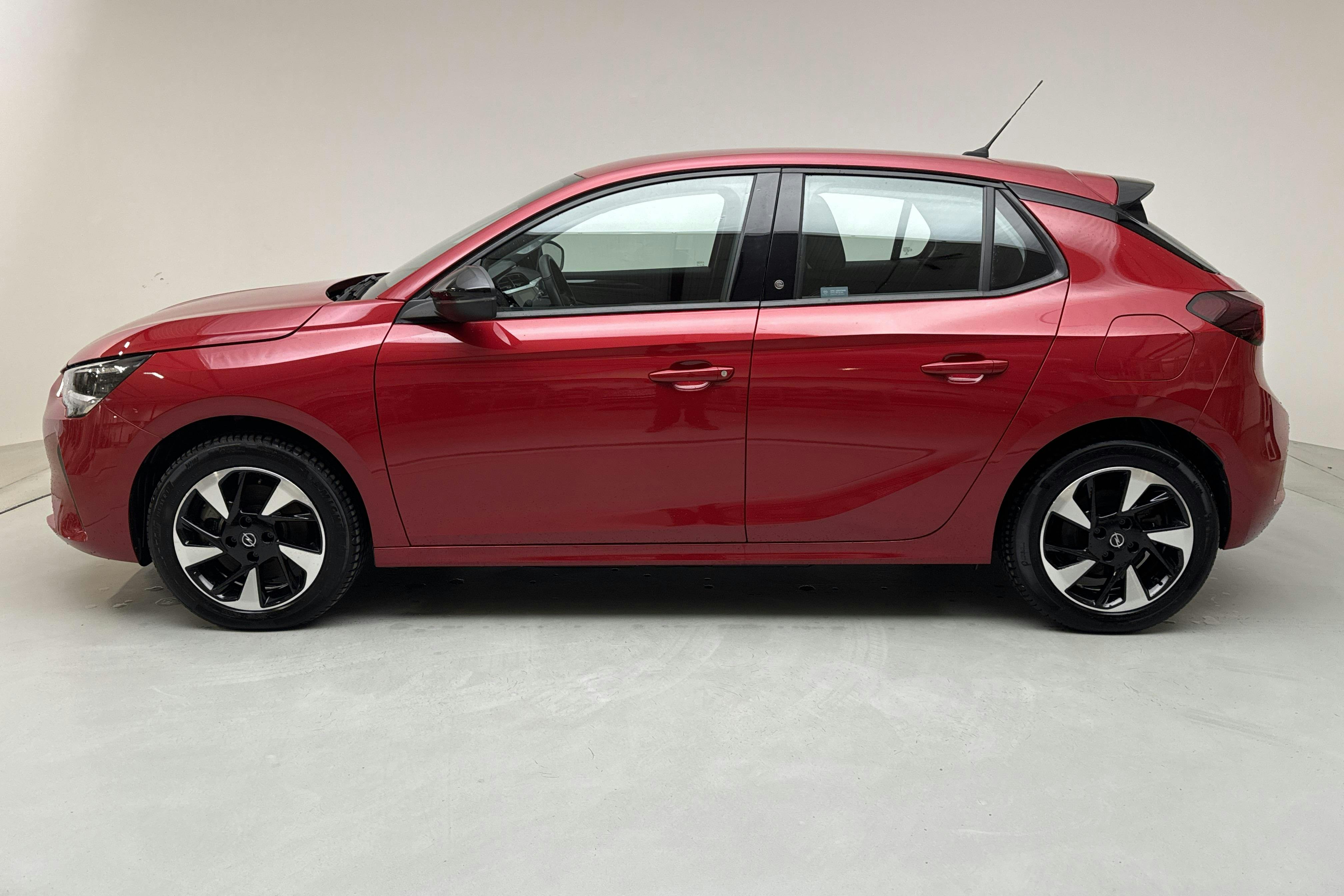 Opel Corsa-e 50 kWh 5dr (136hk) - 12 600 km - Automatic - red - 2021