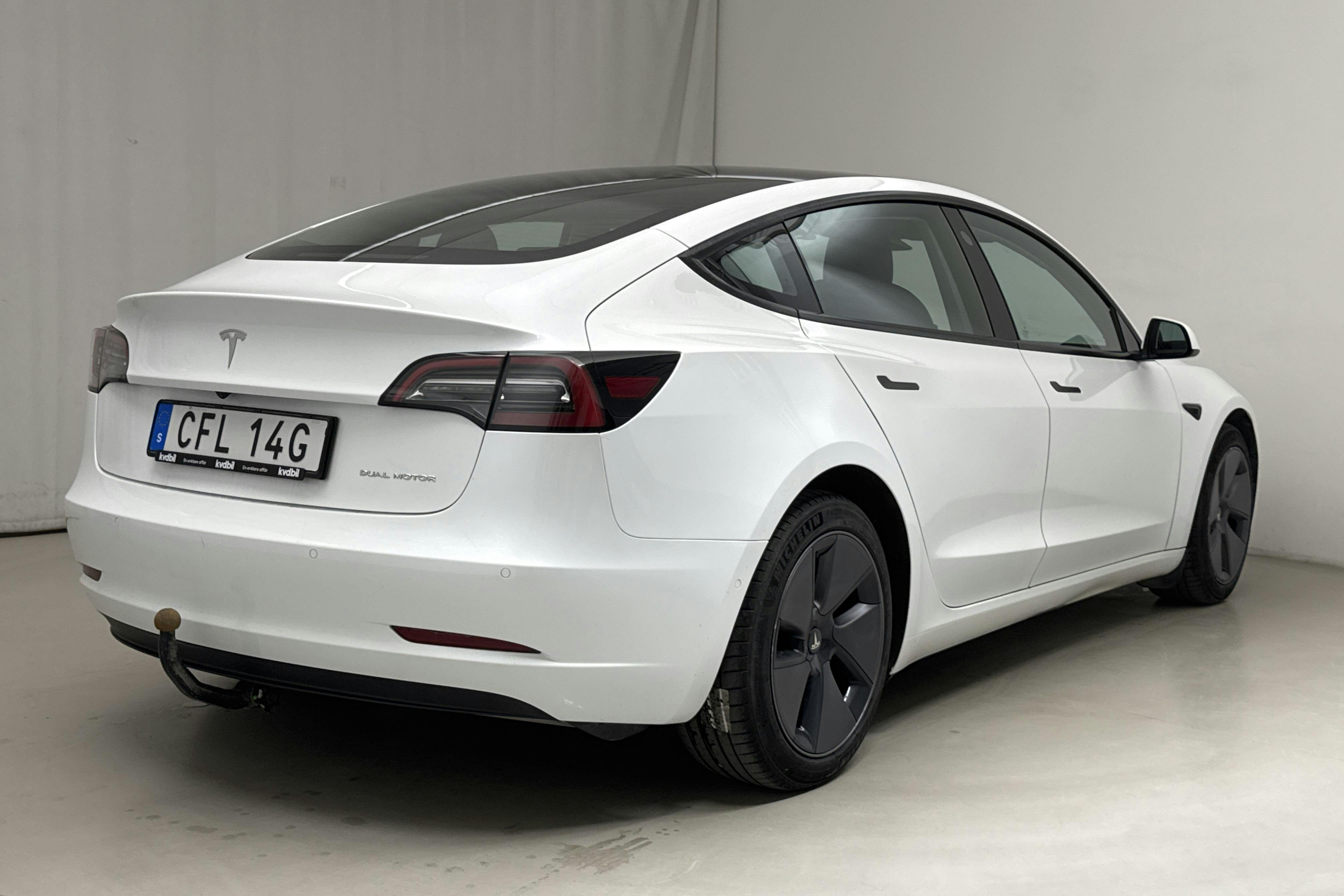 Tesla Model 3 Long Range Dual Motor AWD - 6 577 mil - Automat - vit - 2022