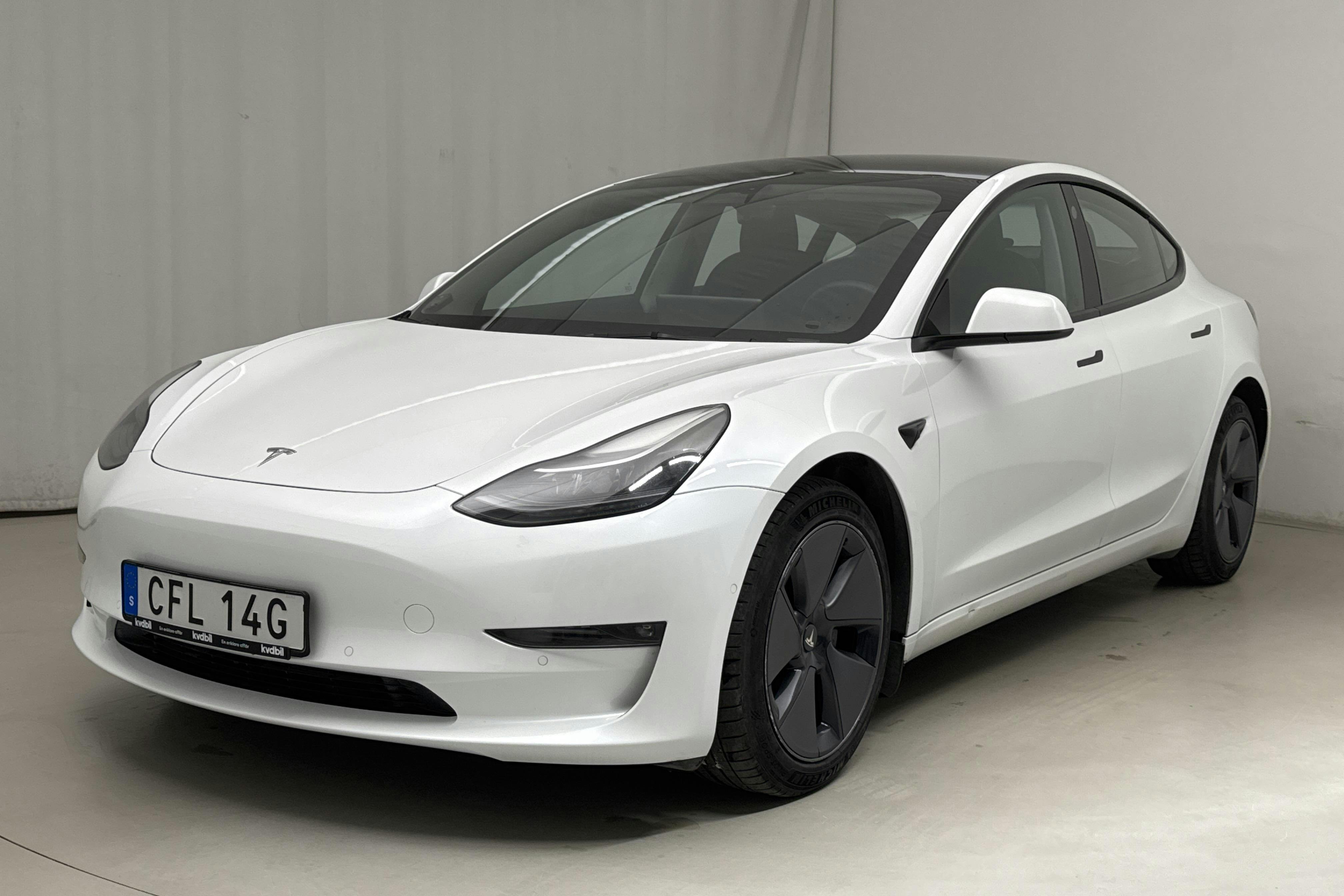 Tesla Model 3 Long Range Dual Motor AWD - 65 770 km - Automatic - white - 2022