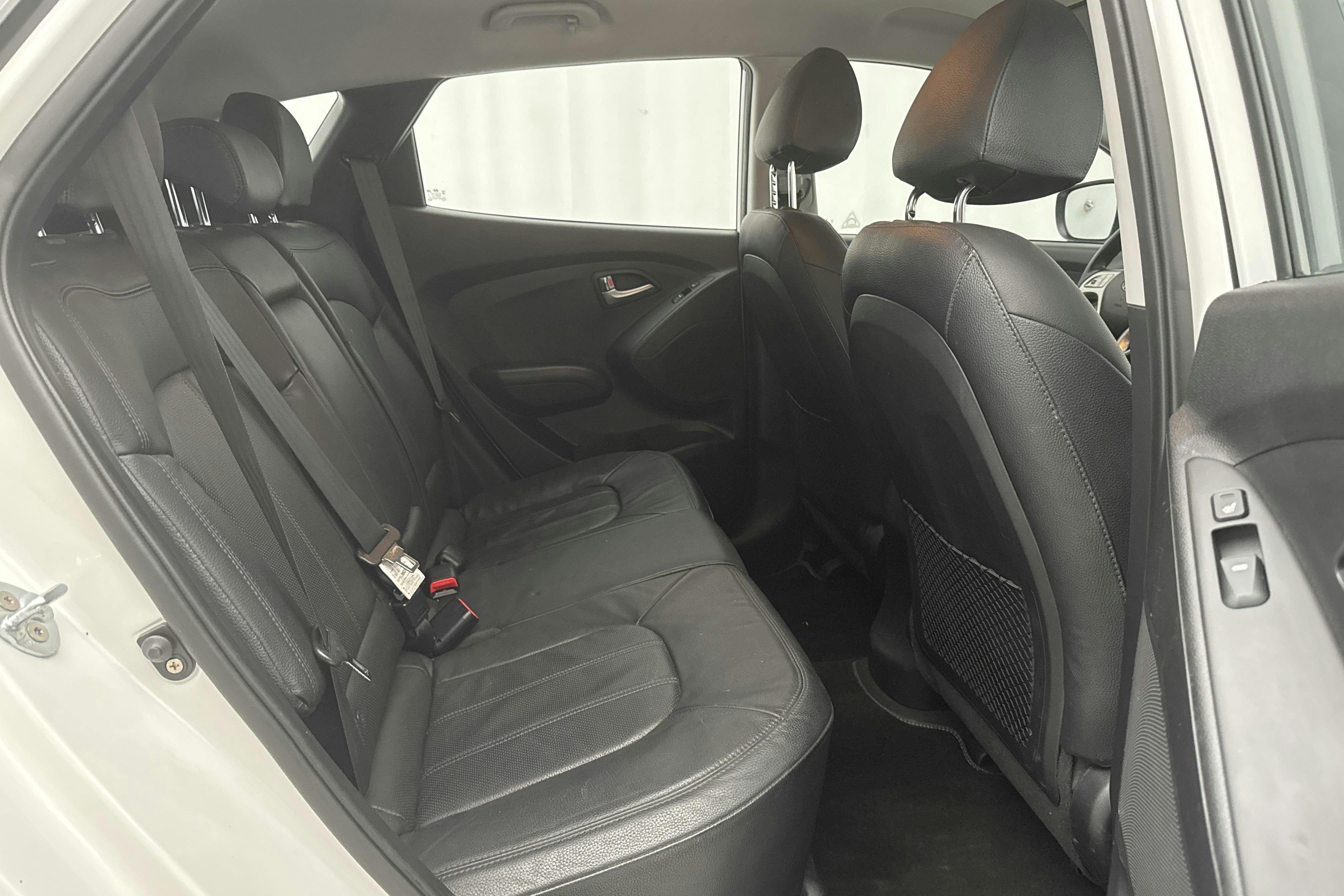 Hyundai ix35 Fuel Cell 2WD (136hk) - 67 060 km - Automatic - white - 2016