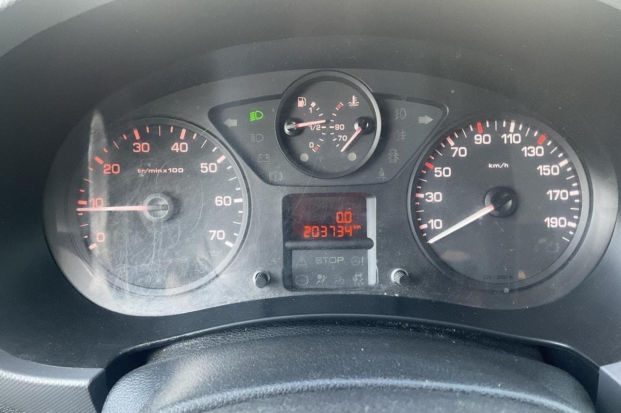 Peugeot Partner 1.6 HDI Skåp (75hk) - 203 740 km - Manual - white - 2009