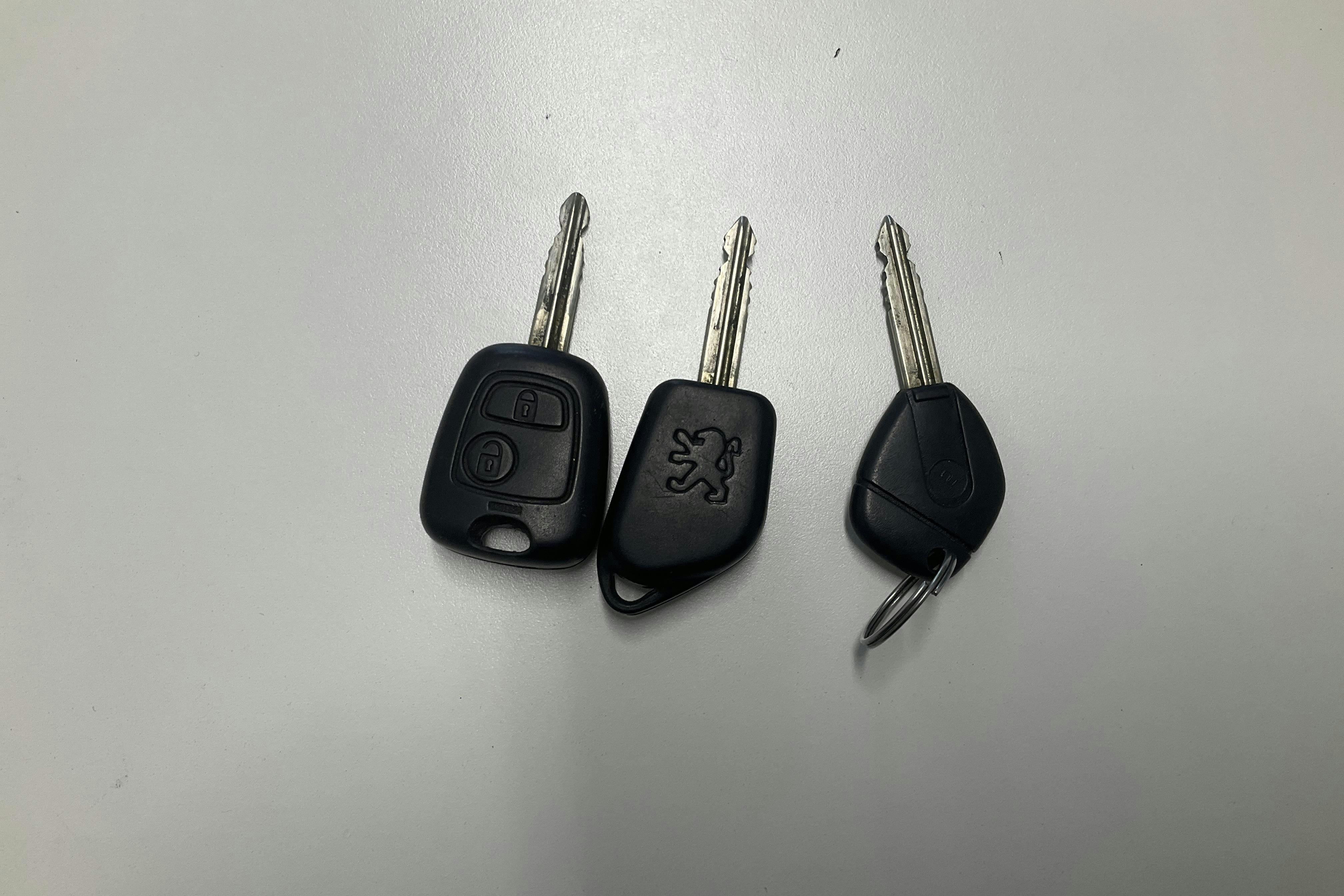 Peugeot Partner 2.0 HDI (90hk) - 12 547 mil - Manuell - vit - 2006
