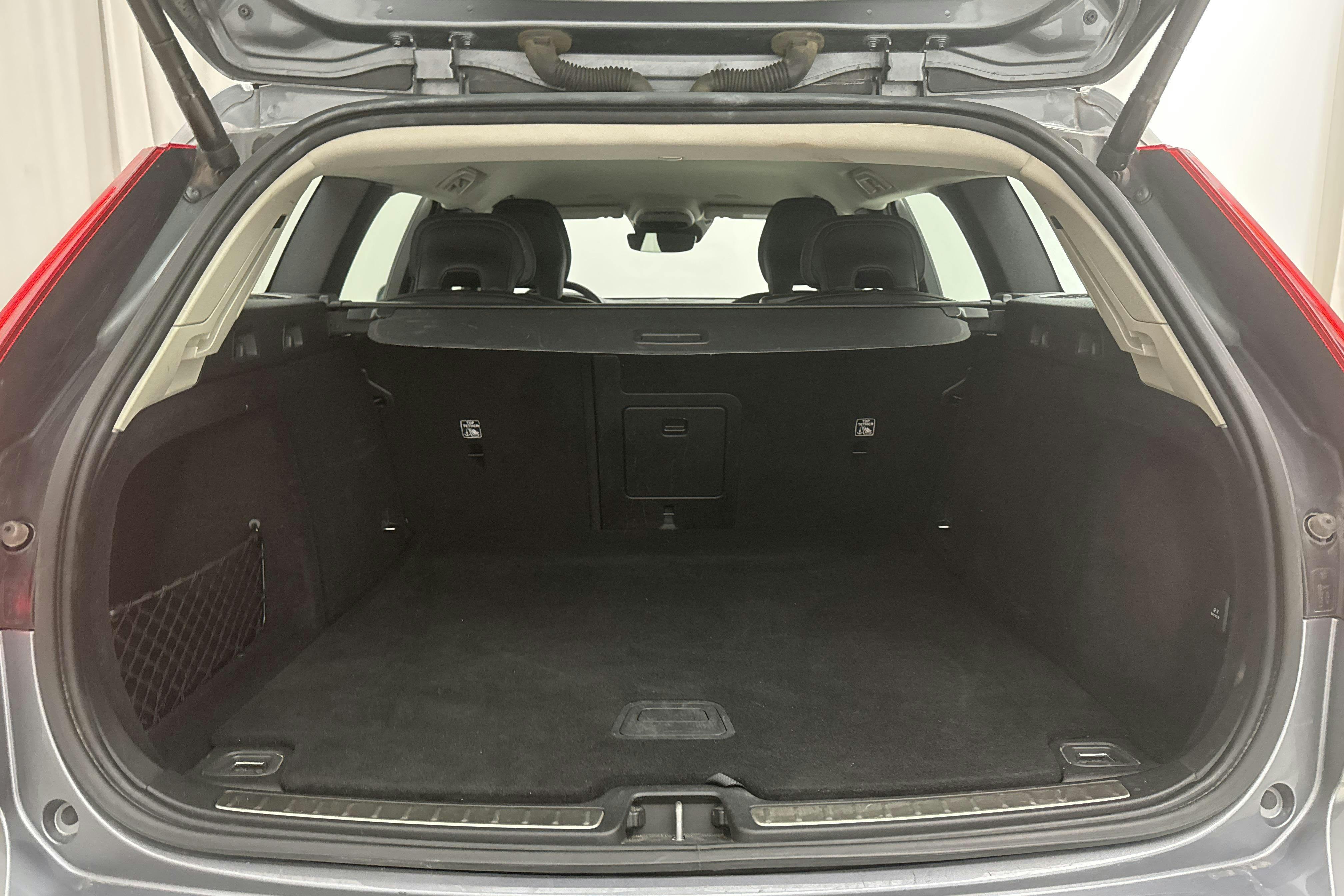 Volvo V60 B4 Mildhybrid, Bensin (197hk) - 17 207 mil - Automat - grå - 2021