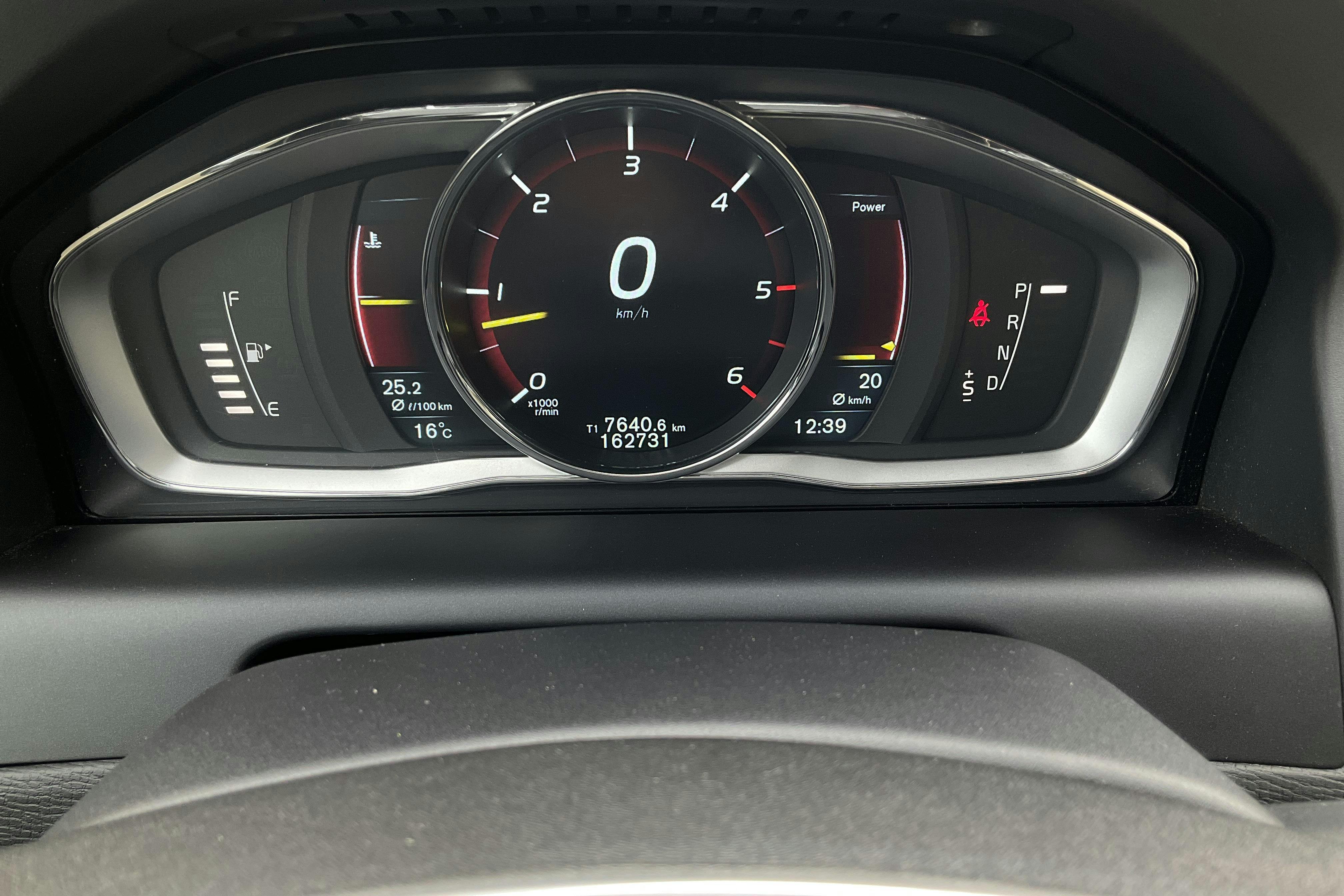 Volvo XC60 D4 AWD (181hk) - 162 730 km - Automatic - white - 2015