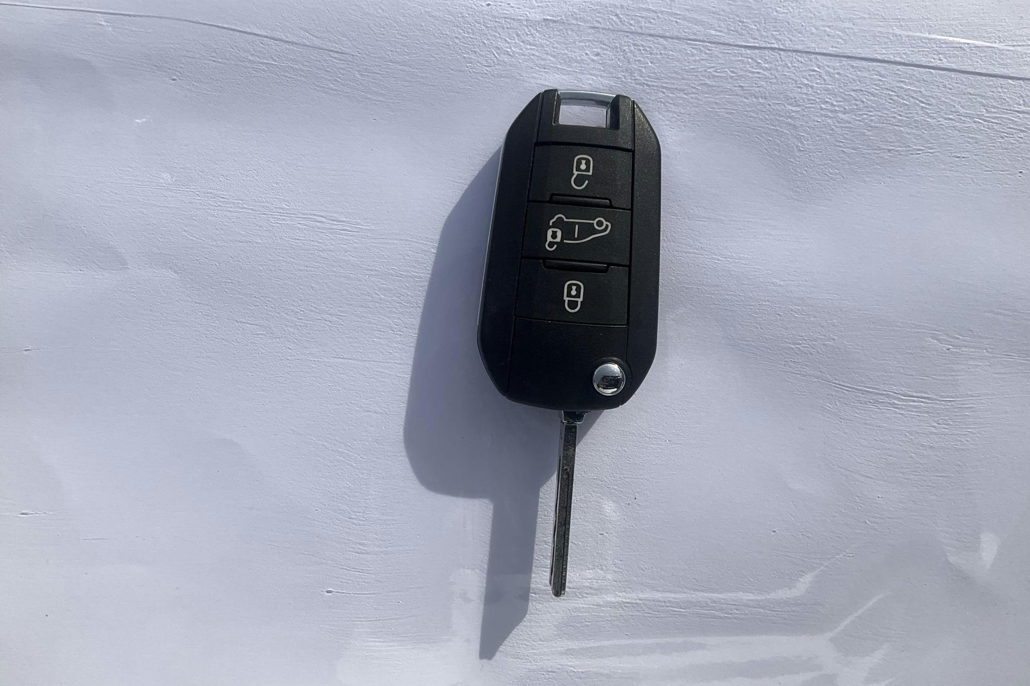 Peugeot e-Partner 50 kWh (136hk) - 24 210 km - Automatic - white - 2022
