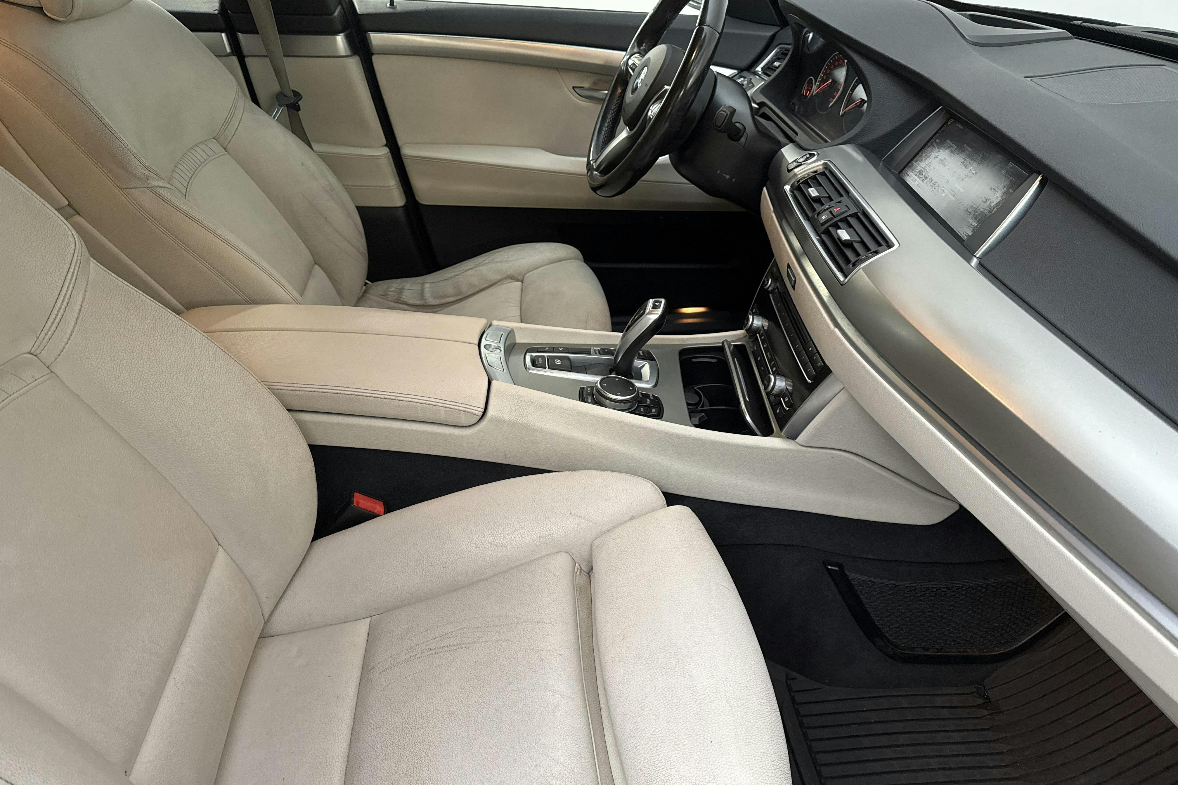 BMW 530d GT xDrive, F07 (258hk) - 332 780 km - Automatic - black - 2016