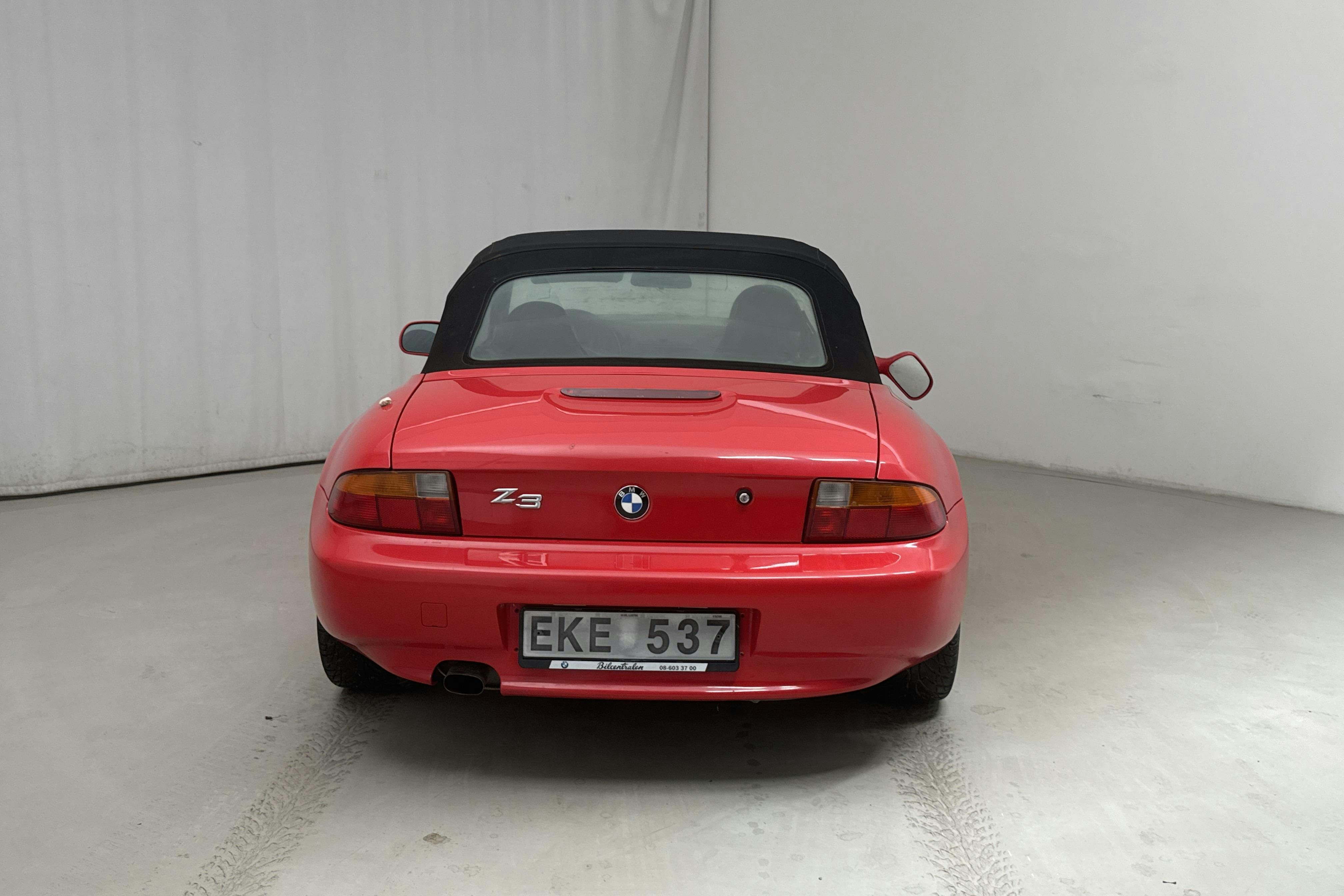 BMW Z3 1.8 Cabriolet (116hk) - 10 734 mil - Manuell - röd - 1996