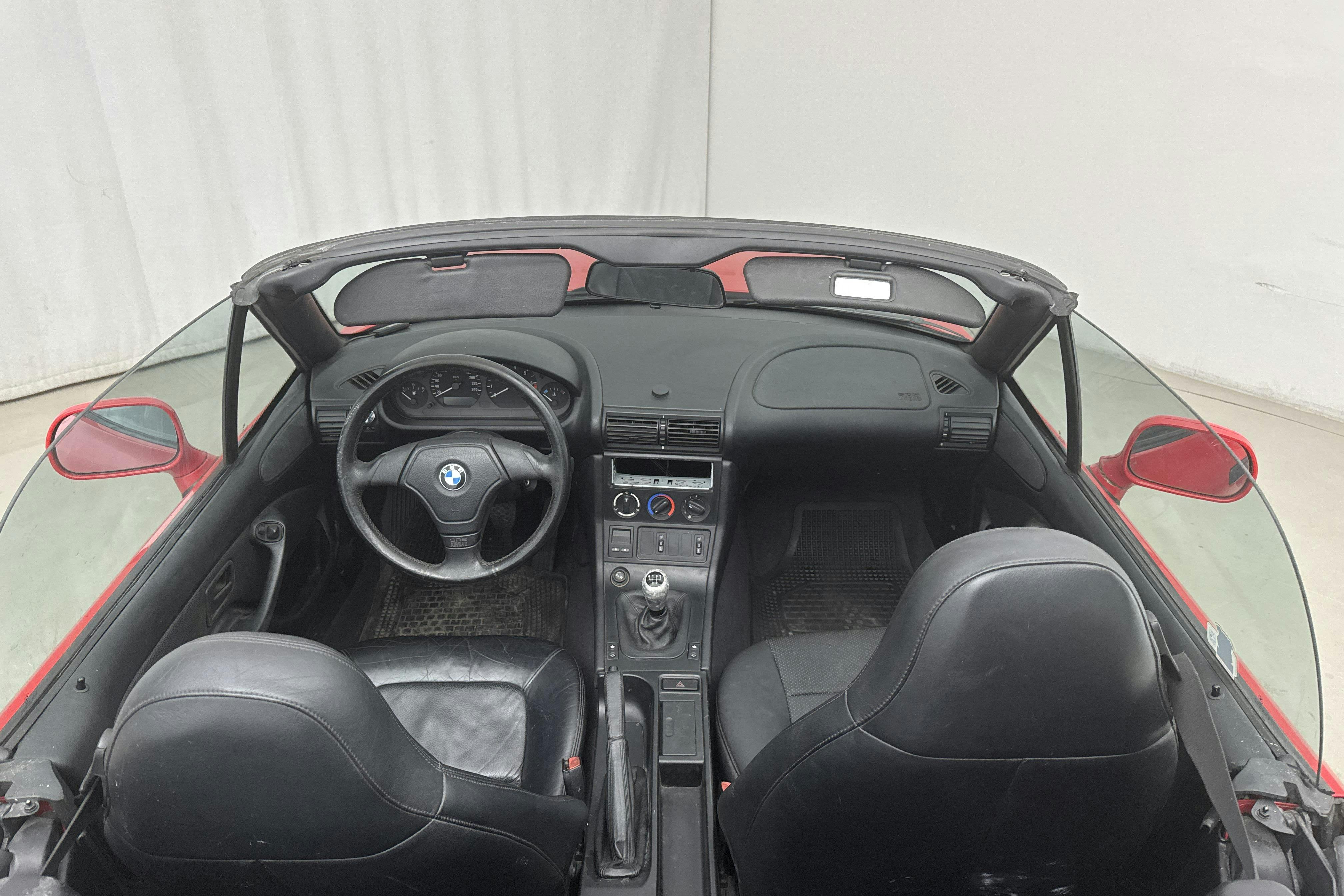 BMW Z3 1.8 Cabriolet (116hk) - 10 734 mil - Manuell - röd - 1996