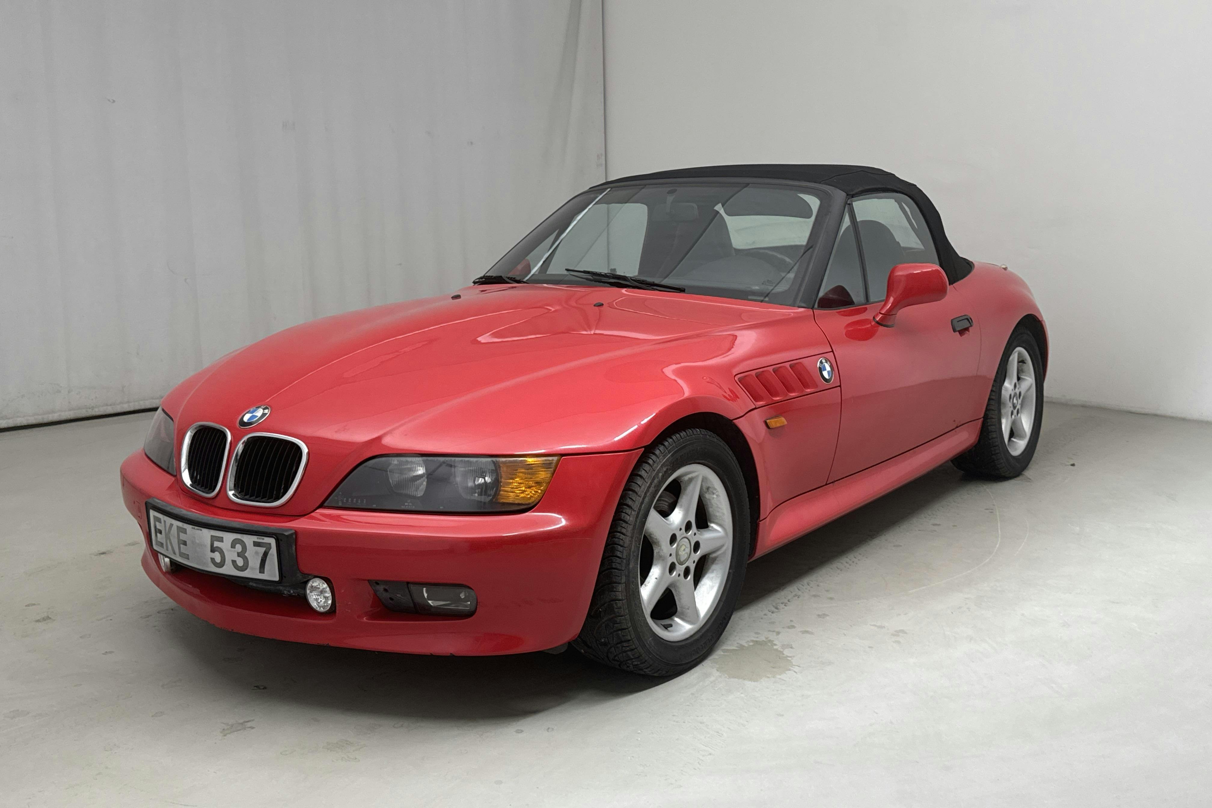 BMW Z3 1.8 Cabriolet (116hk) - 10 734 mil - Manuell - röd - 1996